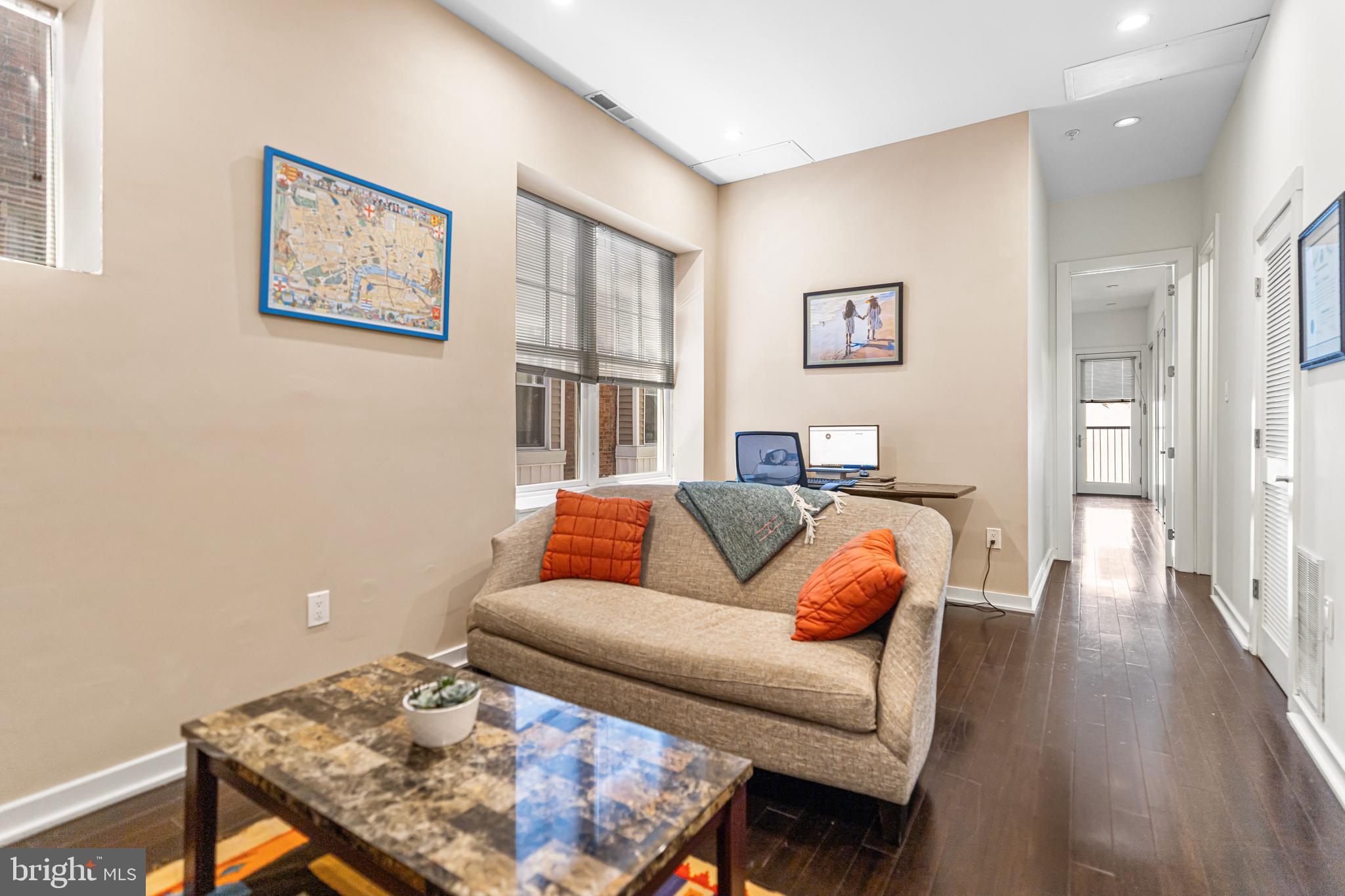 SOCIETY HILL - Residential