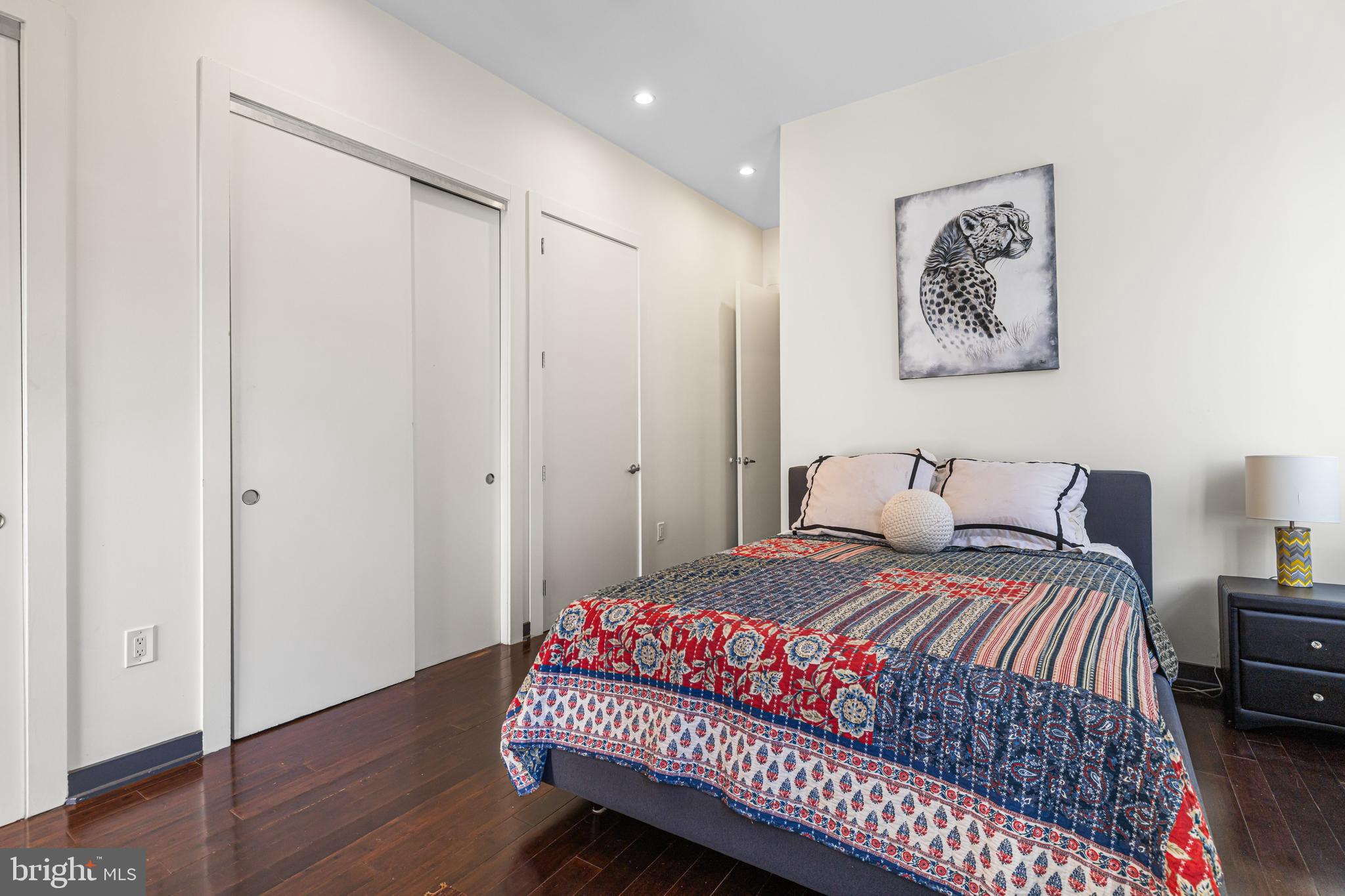 SOCIETY HILL - Residential