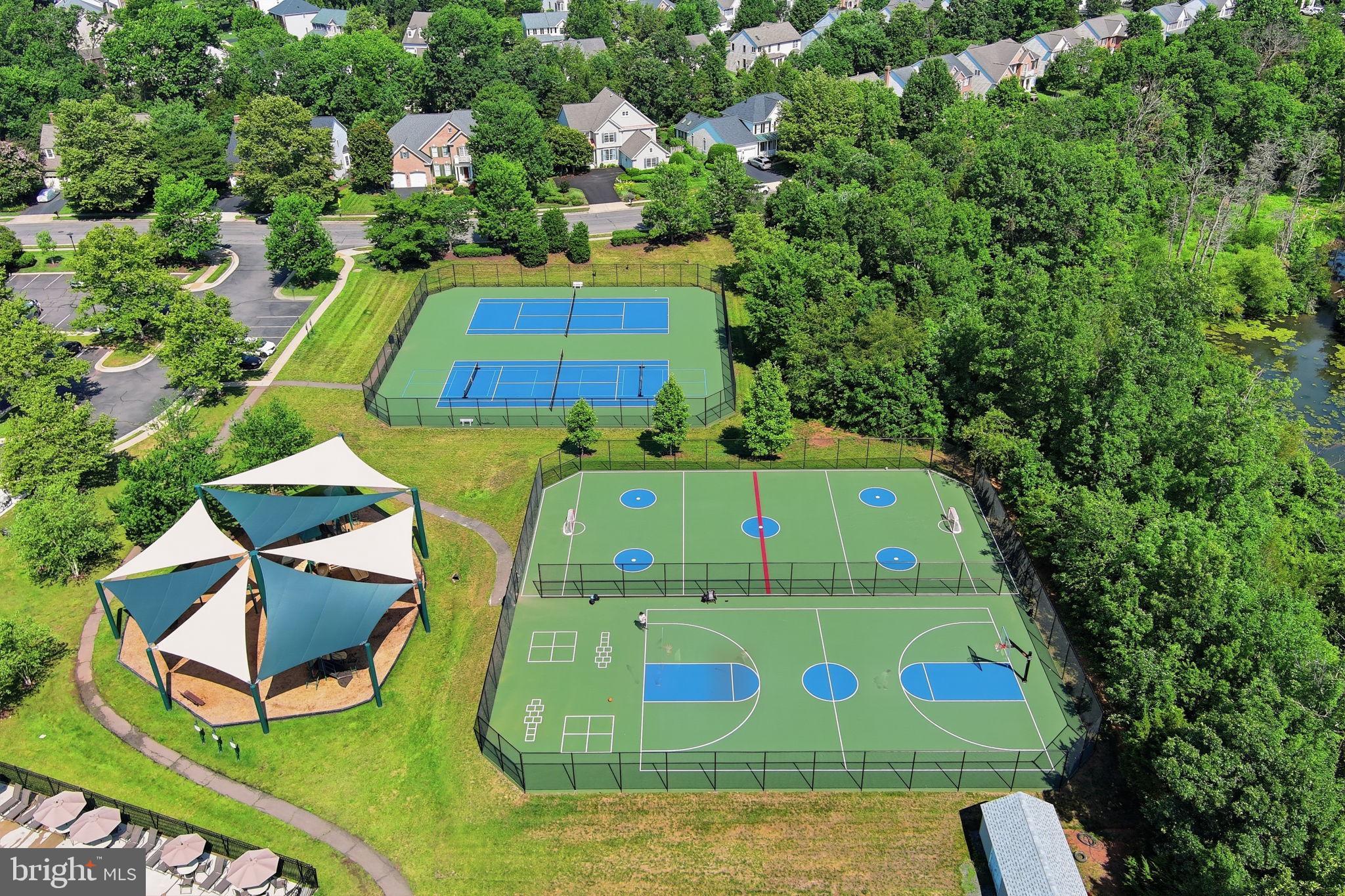 VICTORY LAKES - Residential