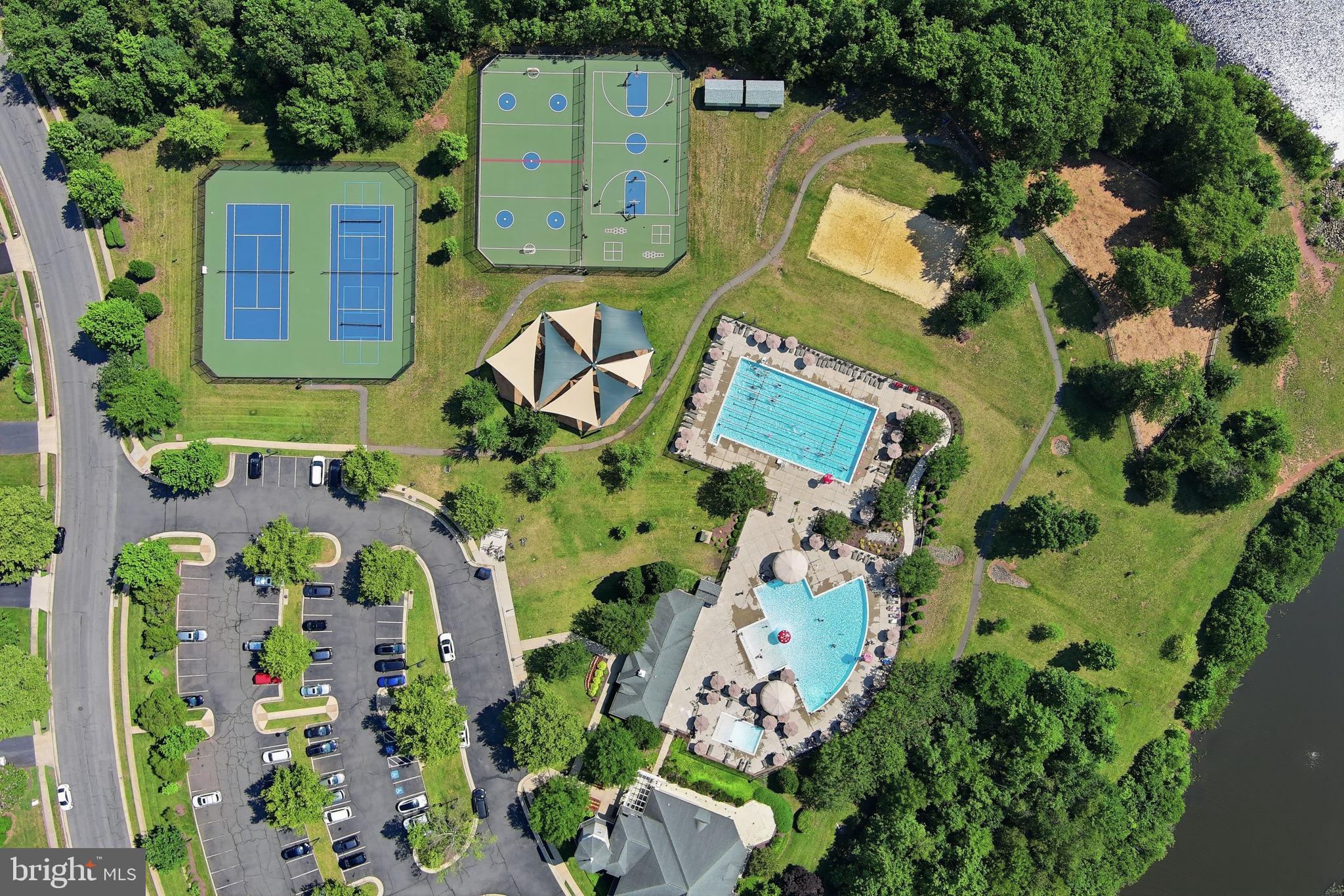 VICTORY LAKES - Residential