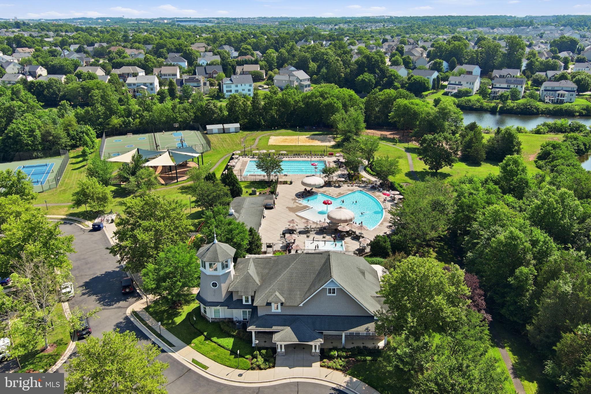 VICTORY LAKES - Residential