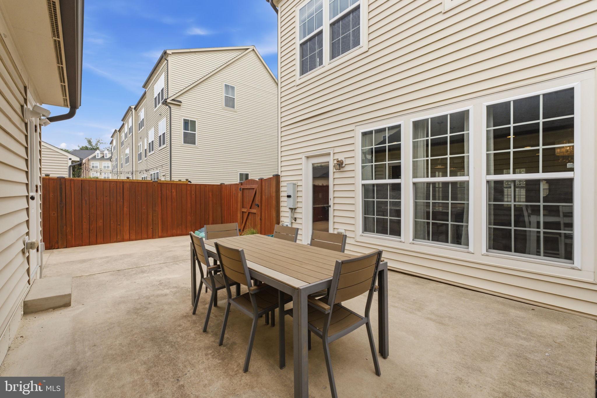 VICTORY LAKES - Residential