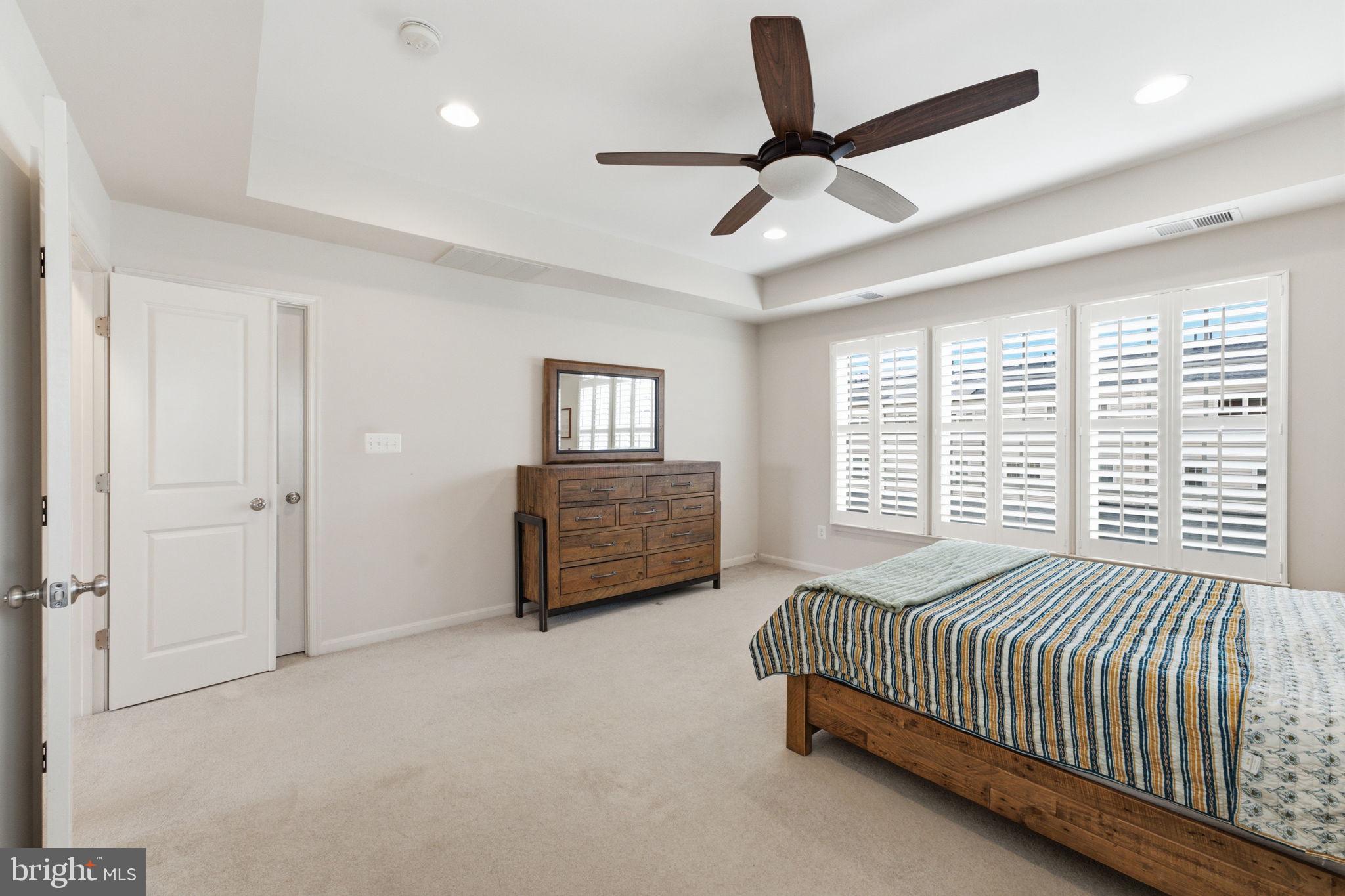 VICTORY LAKES - Residential