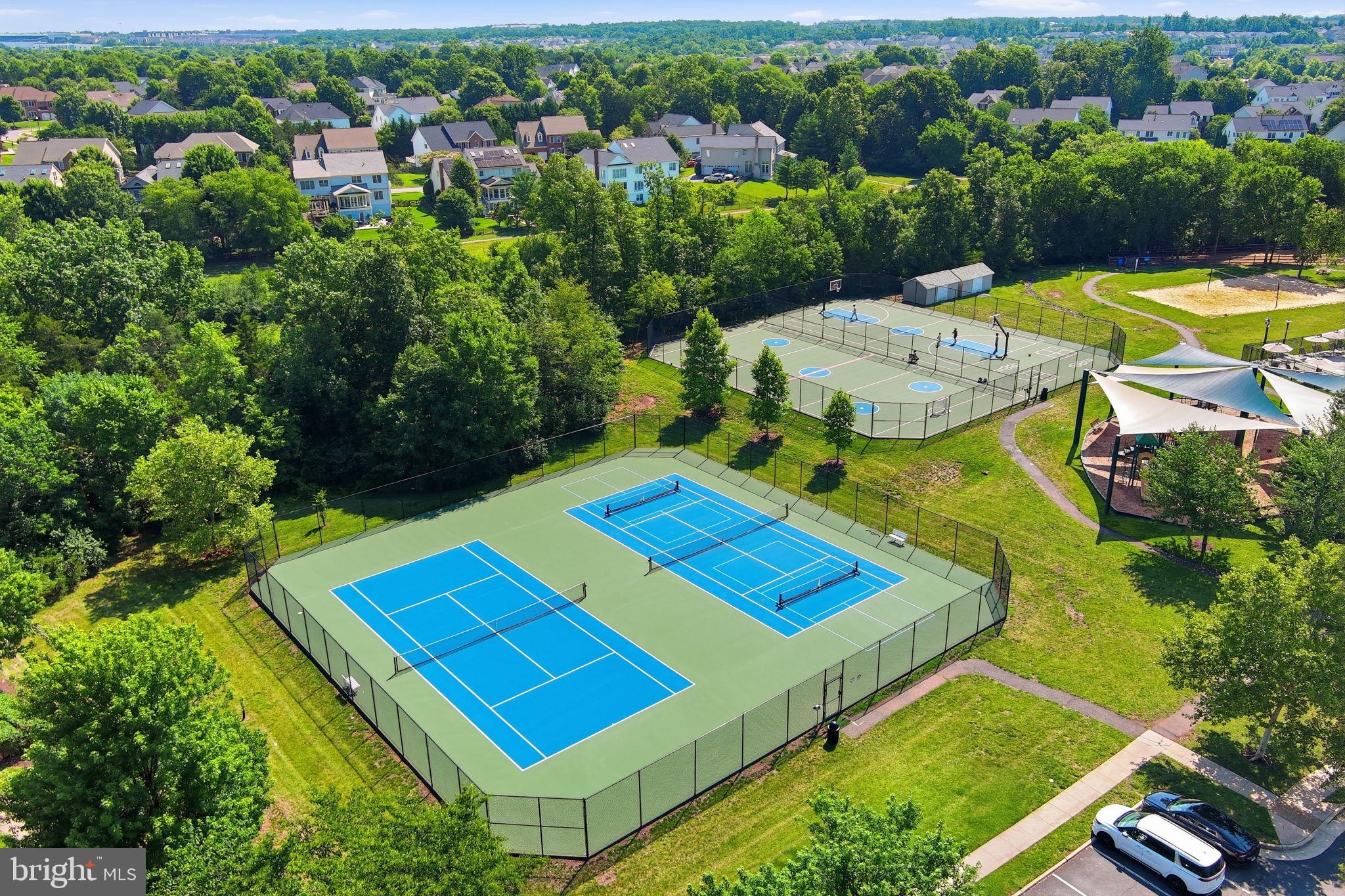 VICTORY LAKES - Residential