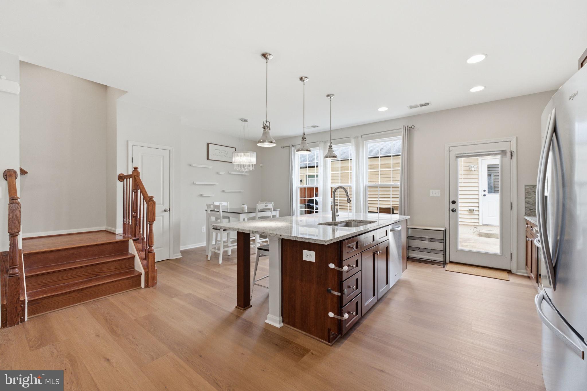 VICTORY LAKES - Residential