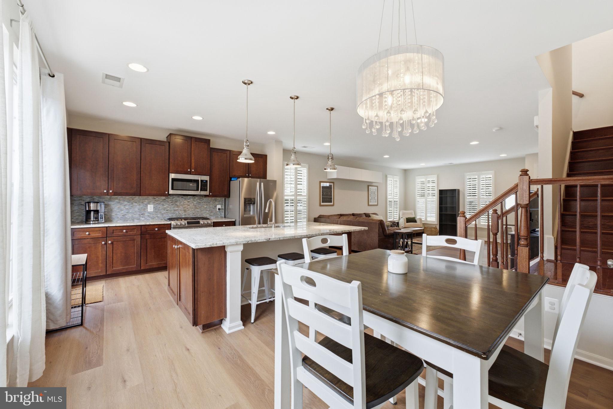 VICTORY LAKES - Residential