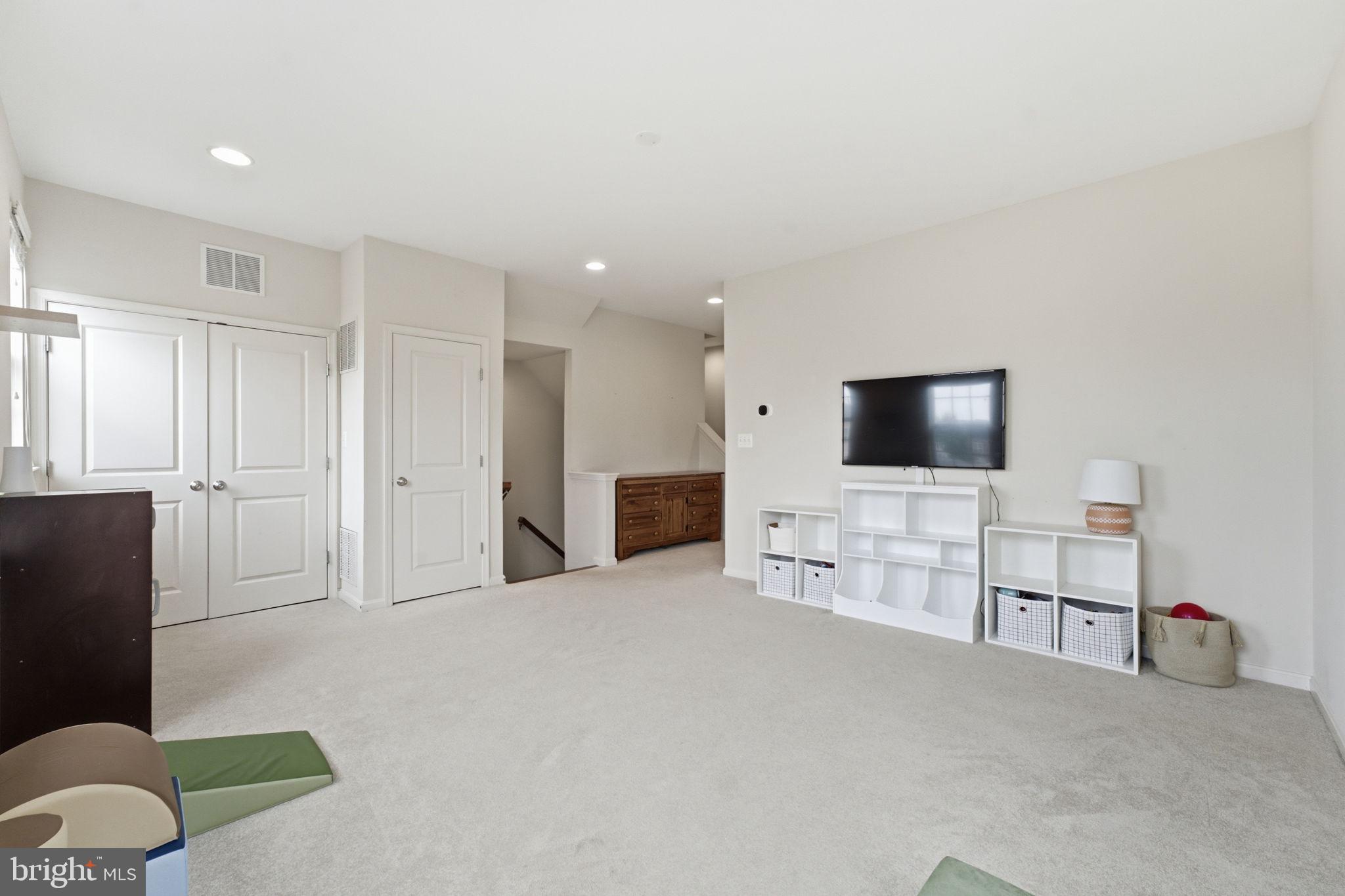VICTORY LAKES - Residential