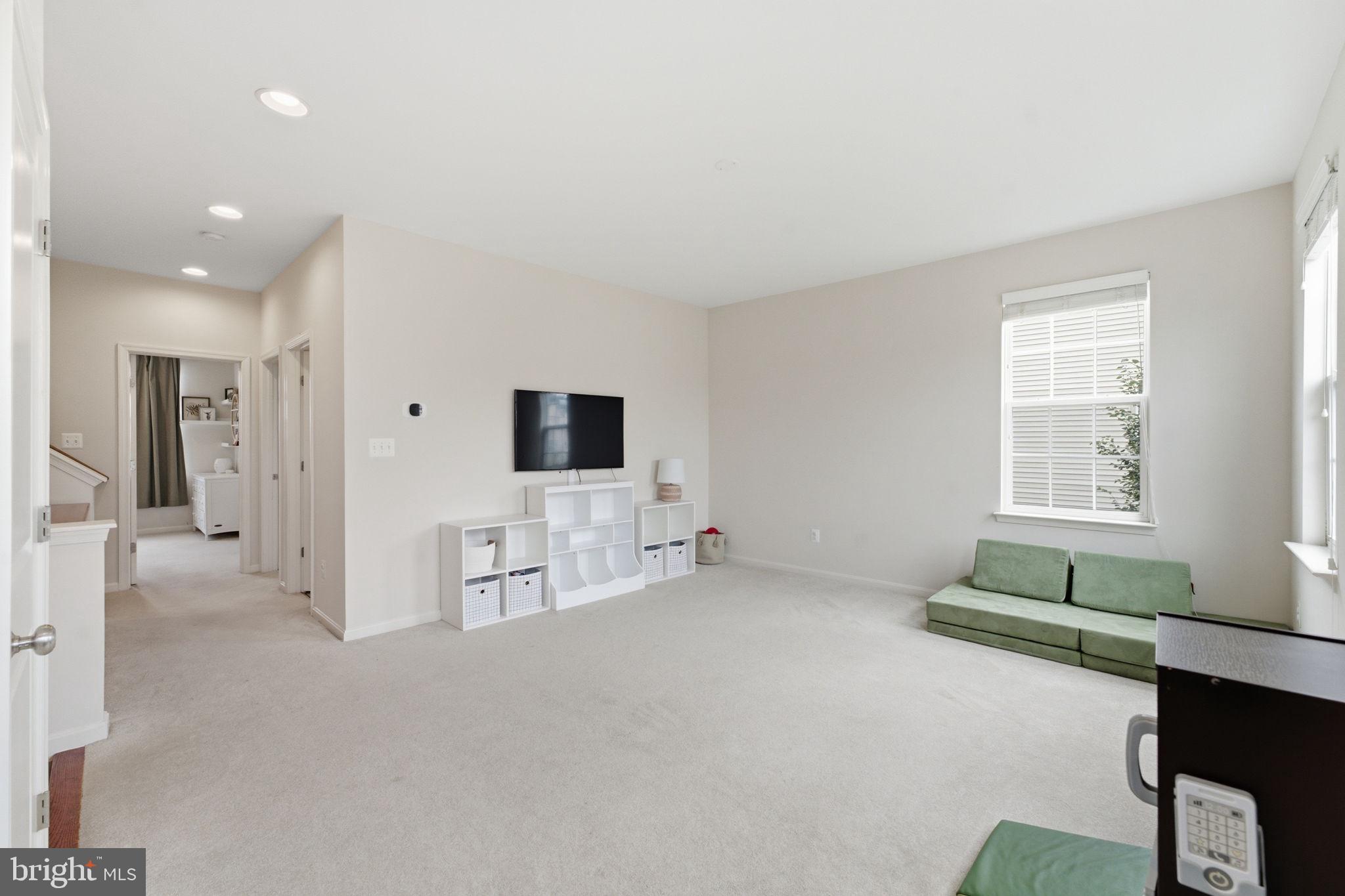 VICTORY LAKES - Residential