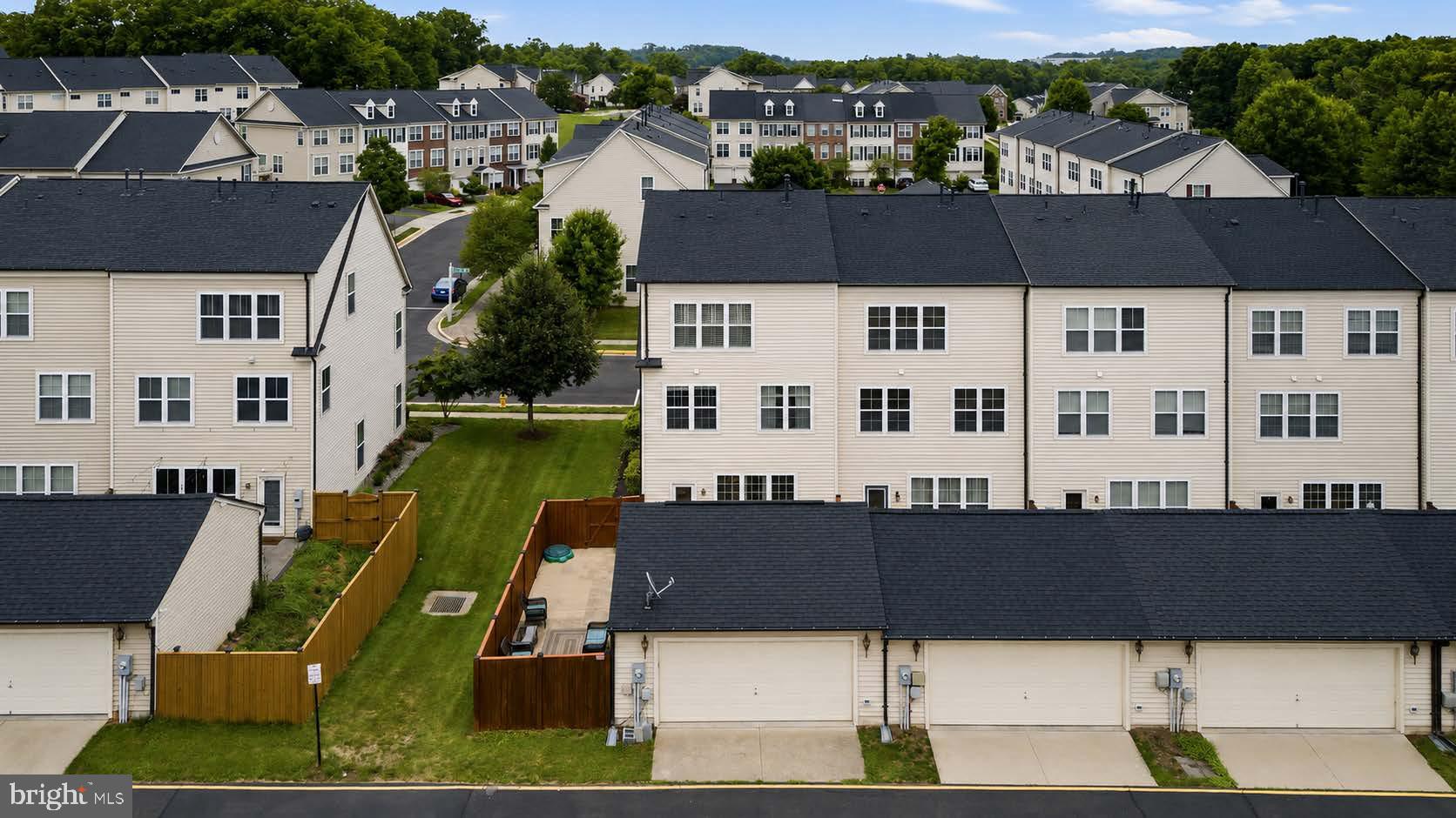 VICTORY LAKES - Residential