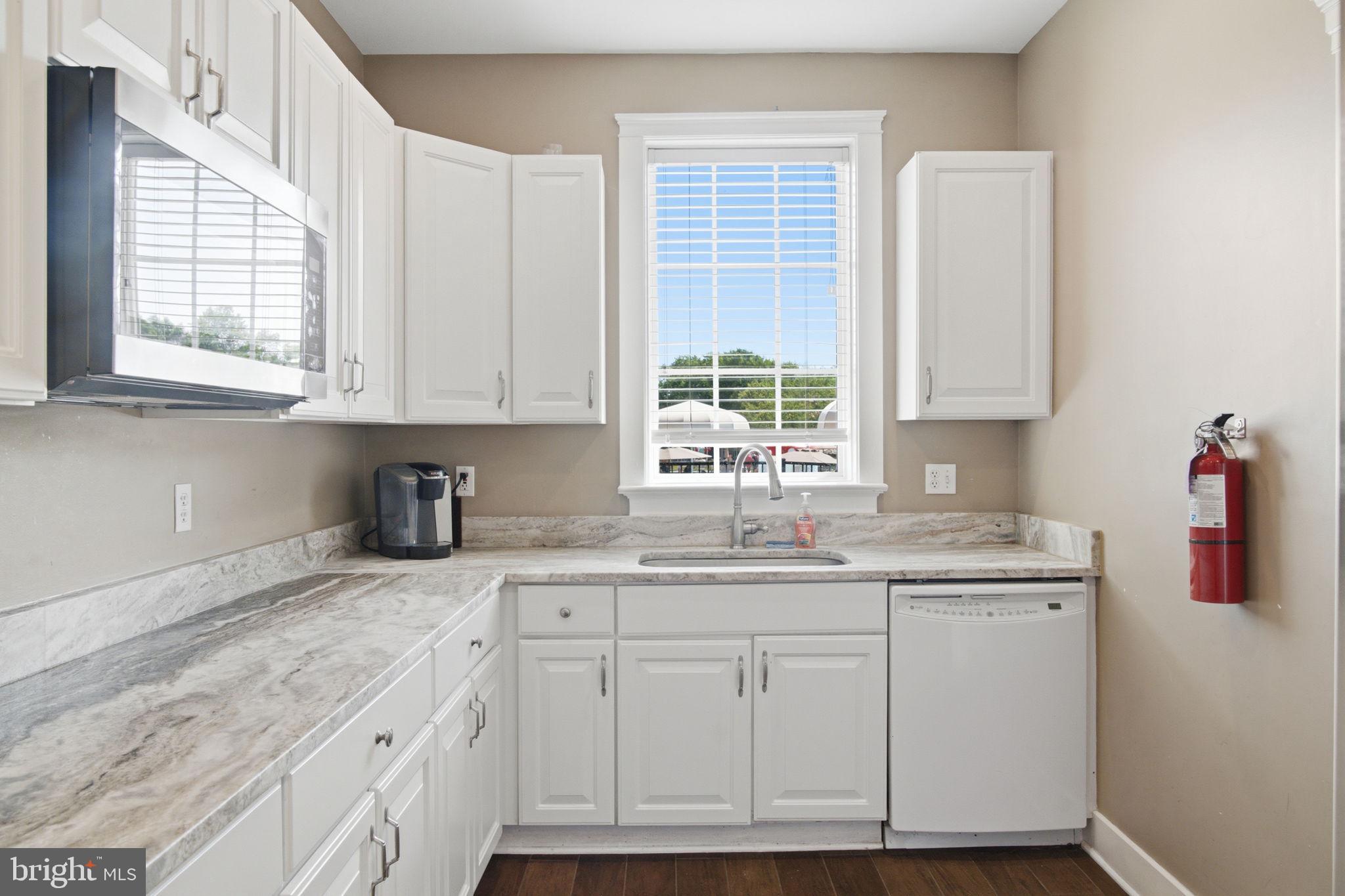 VICTORY LAKES - Residential