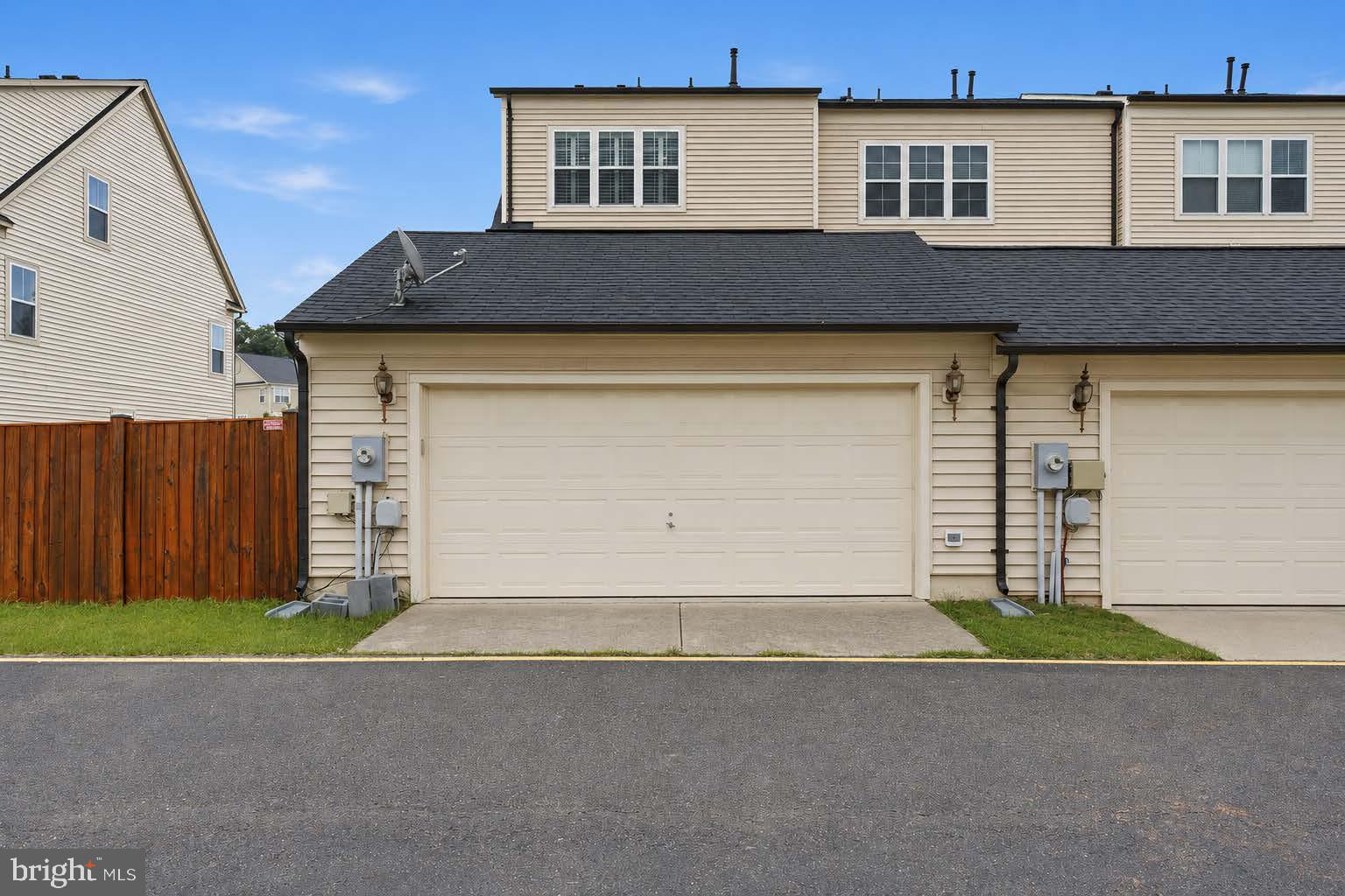 VICTORY LAKES - Residential