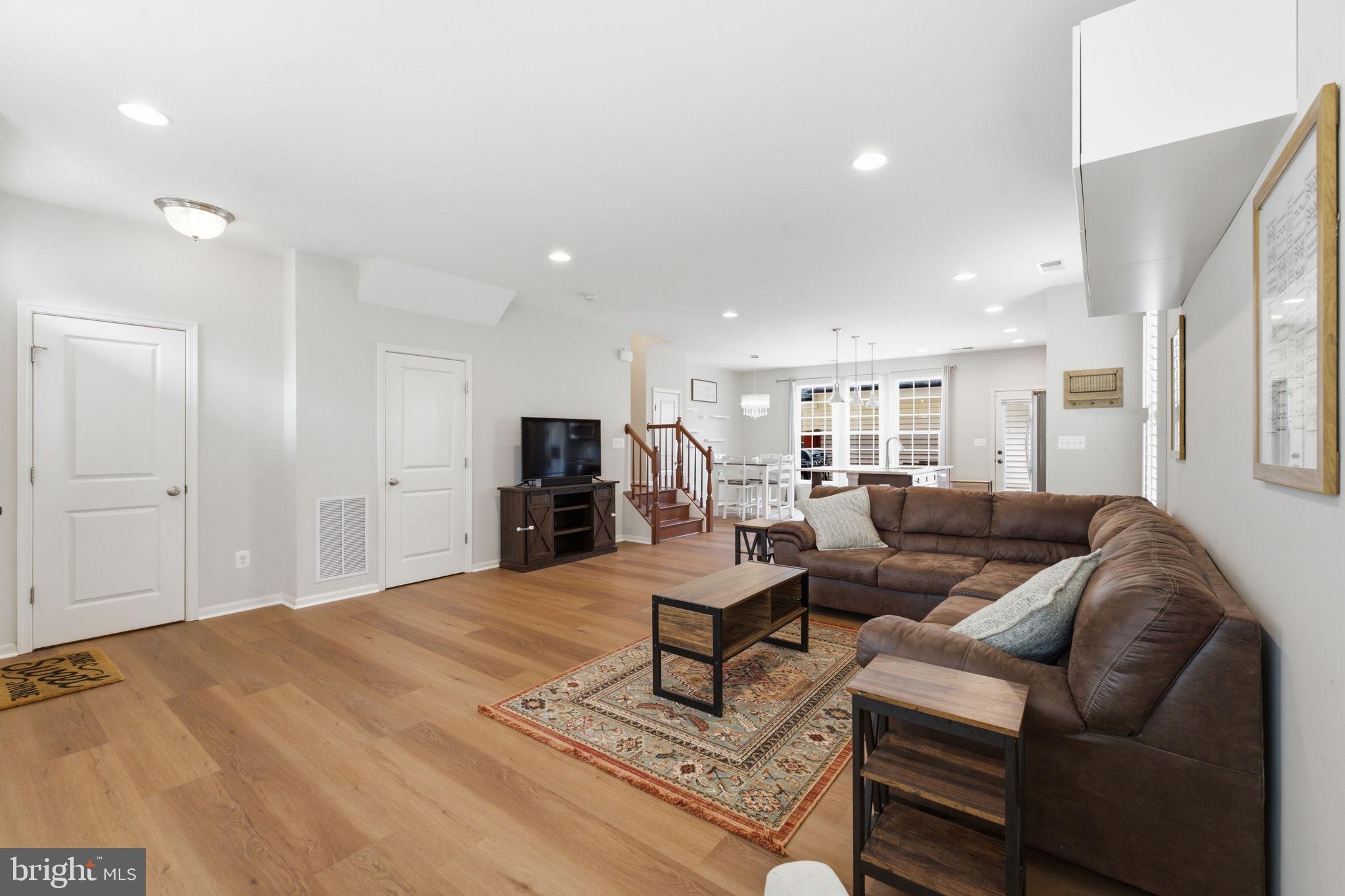 VICTORY LAKES - Residential