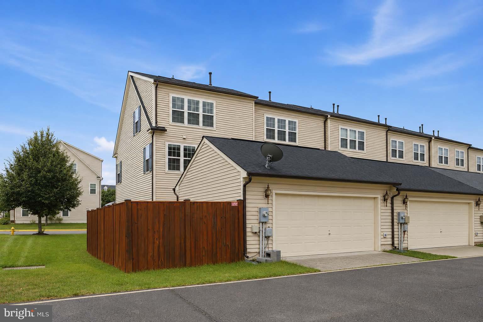 VICTORY LAKES - Residential