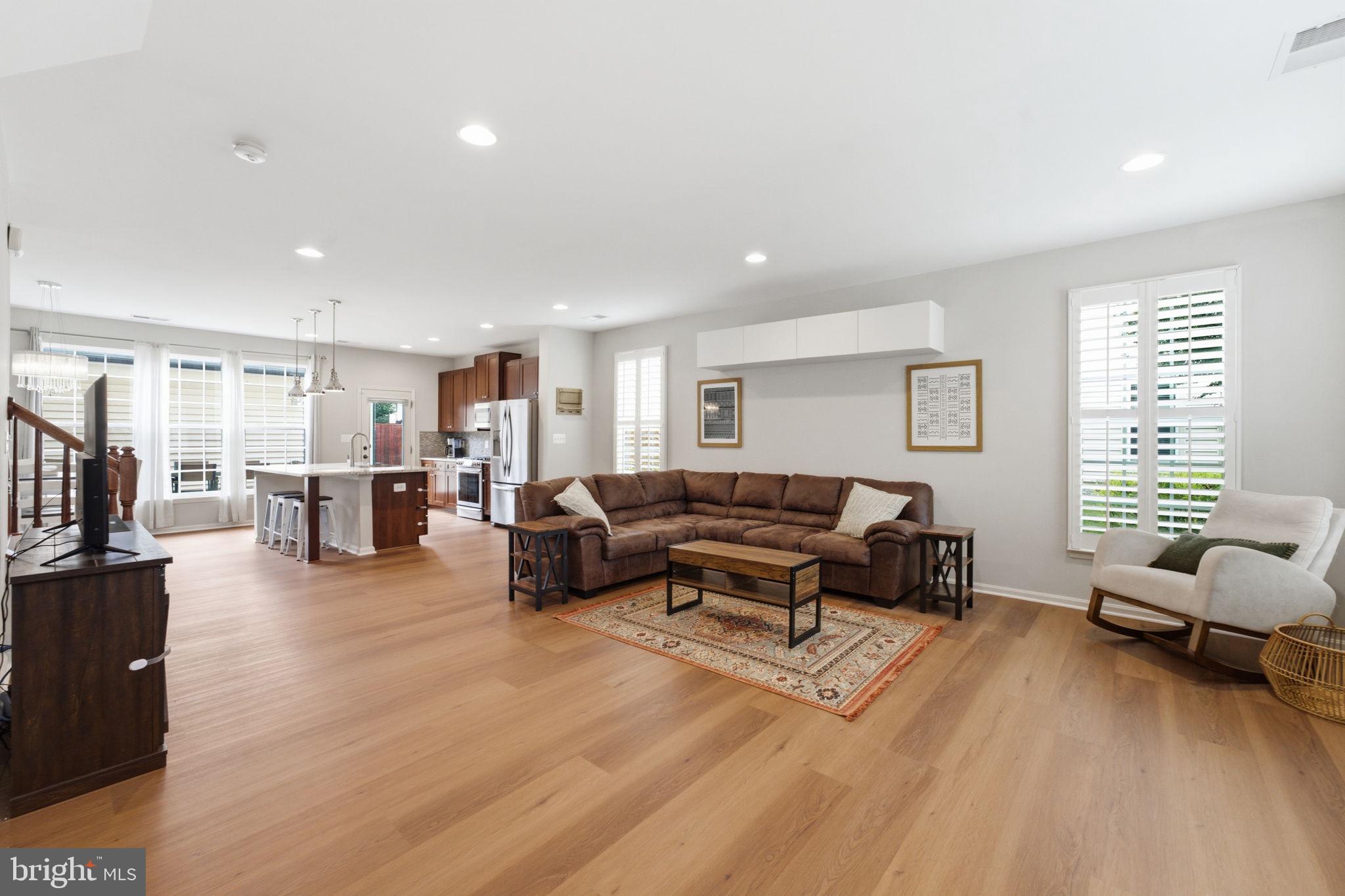 VICTORY LAKES - Residential