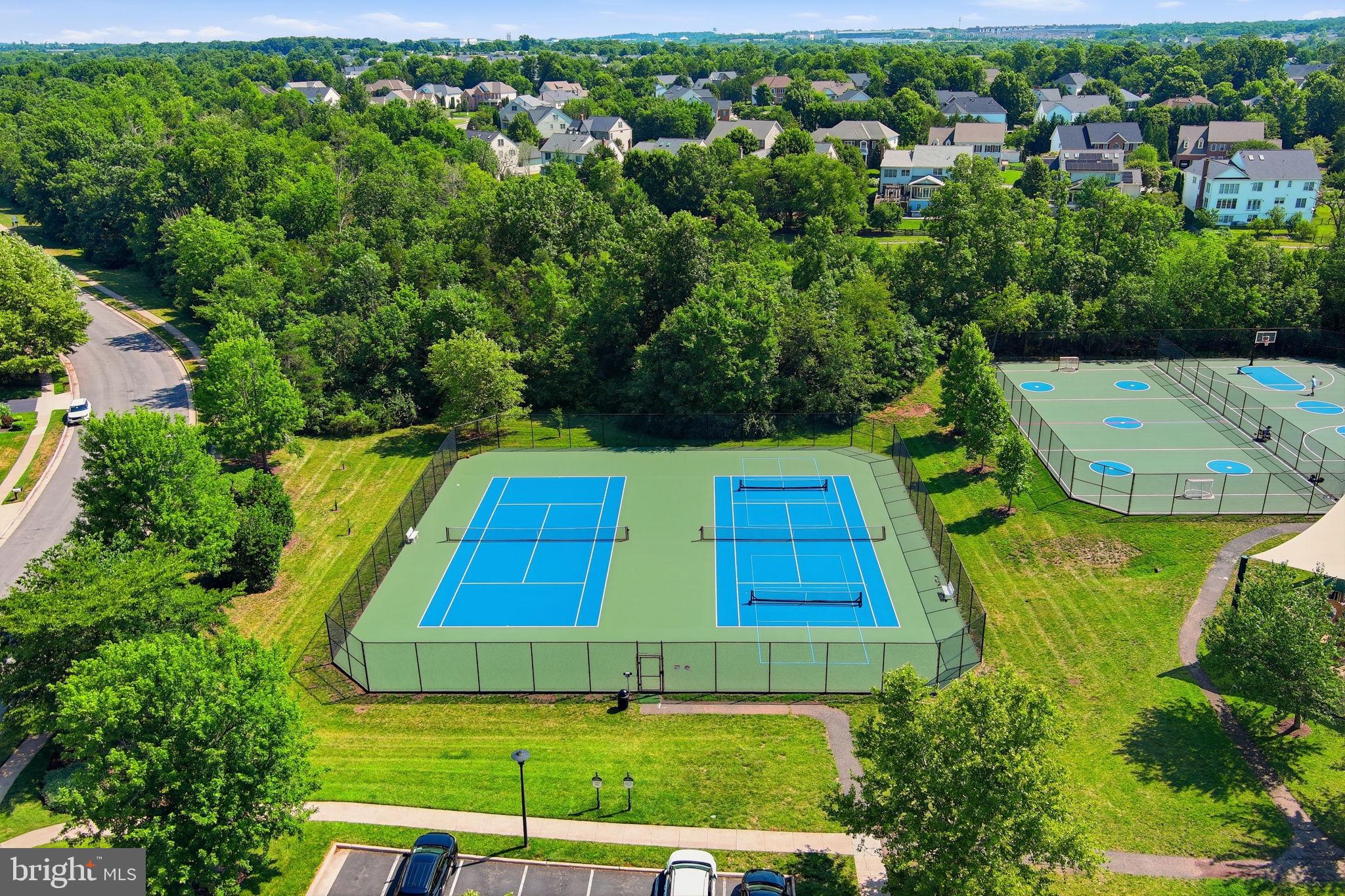 VICTORY LAKES - Residential