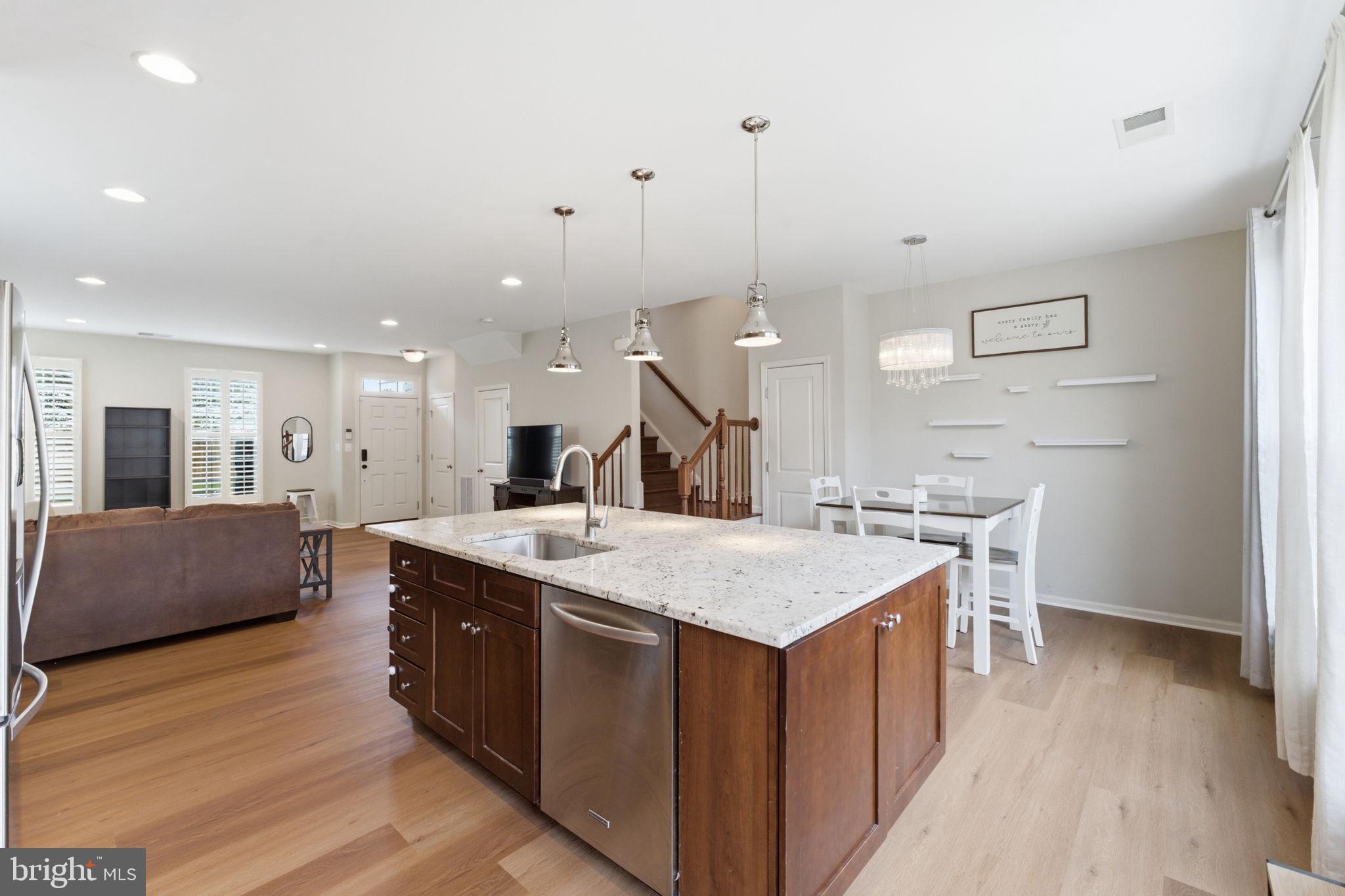 VICTORY LAKES - Residential