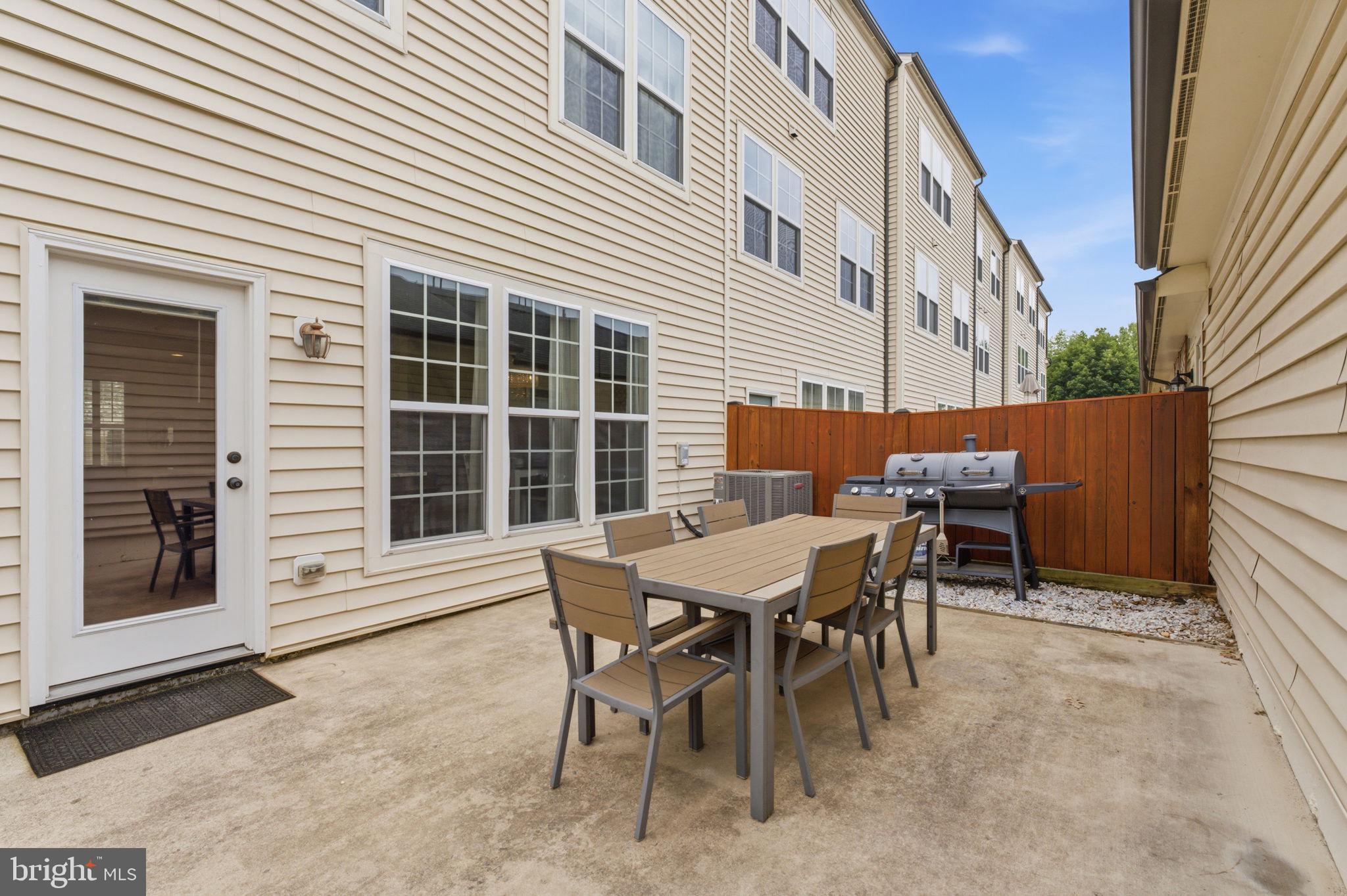 VICTORY LAKES - Residential