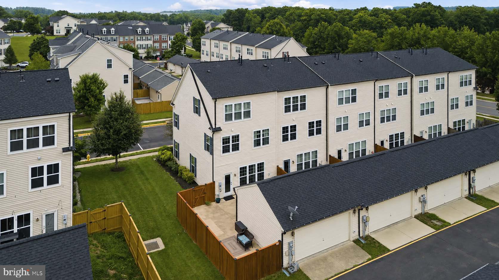 VICTORY LAKES - Residential