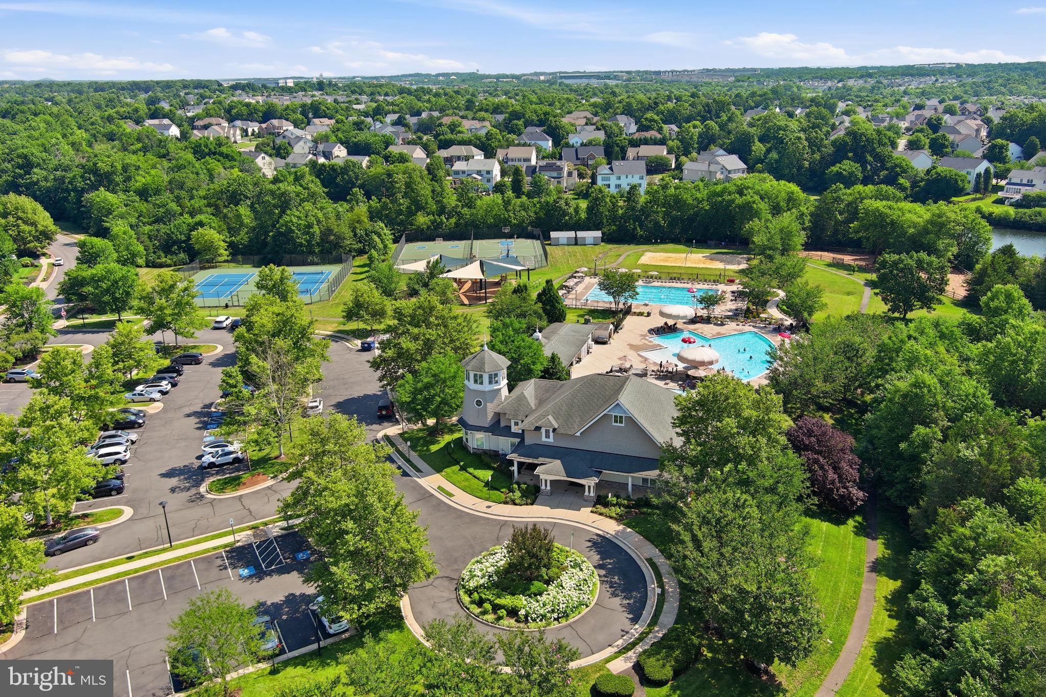 VICTORY LAKES - Residential