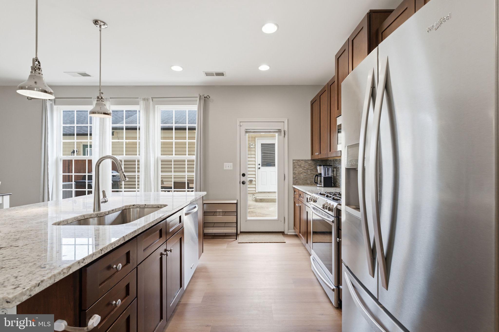 VICTORY LAKES - Residential