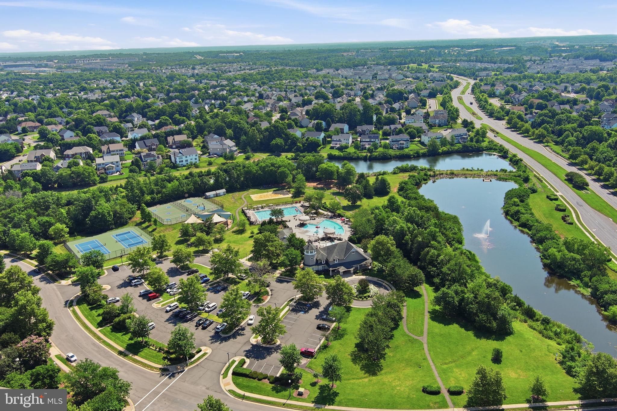 VICTORY LAKES - Residential