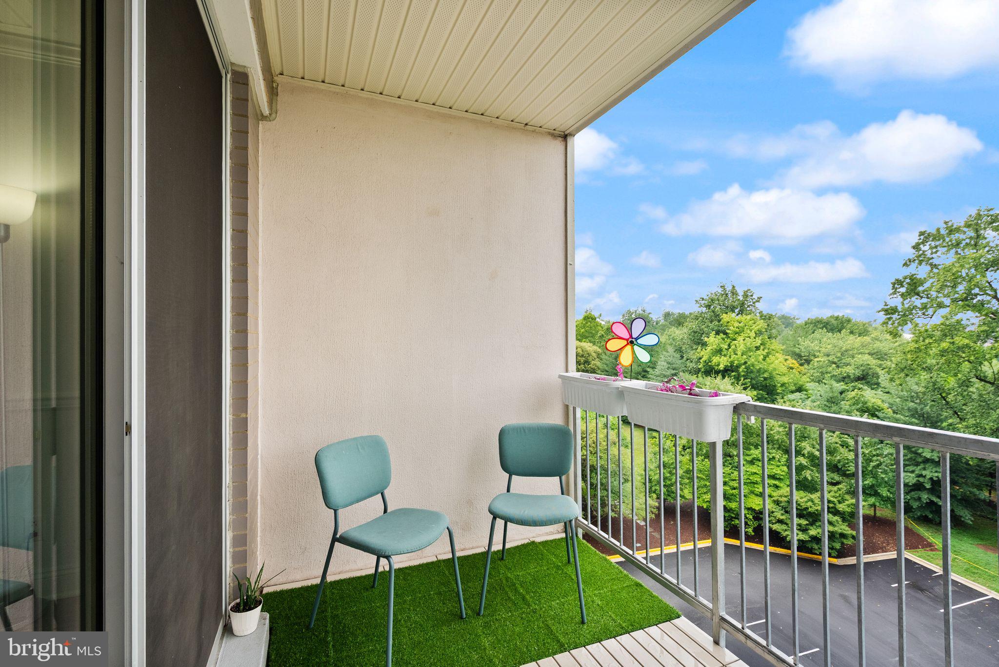 WHITEHALL - Residential