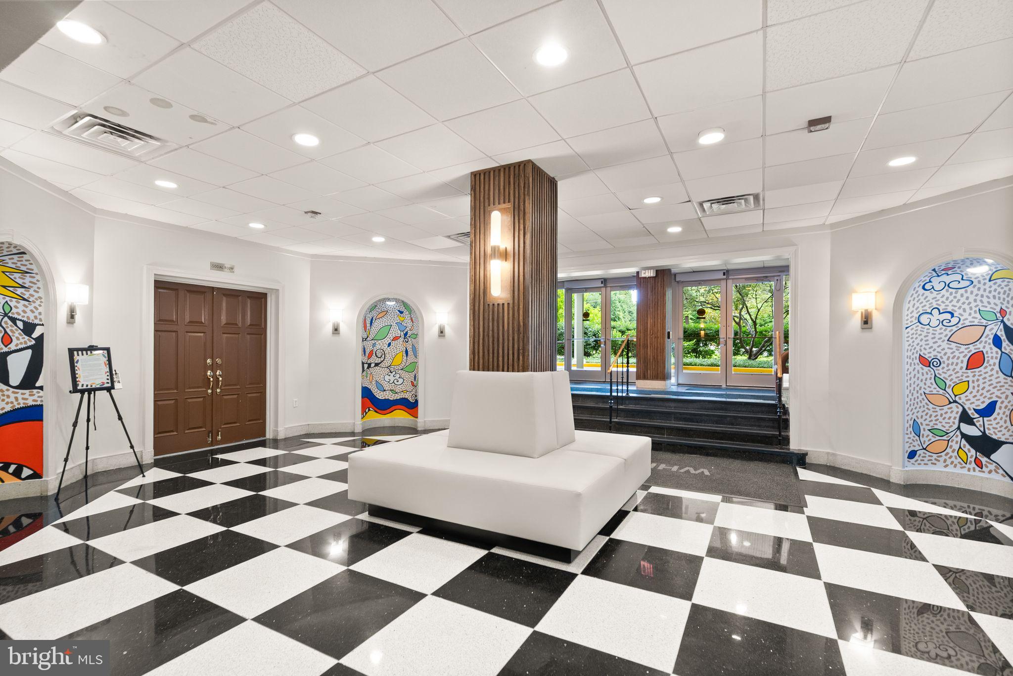 WHITEHALL - Residential