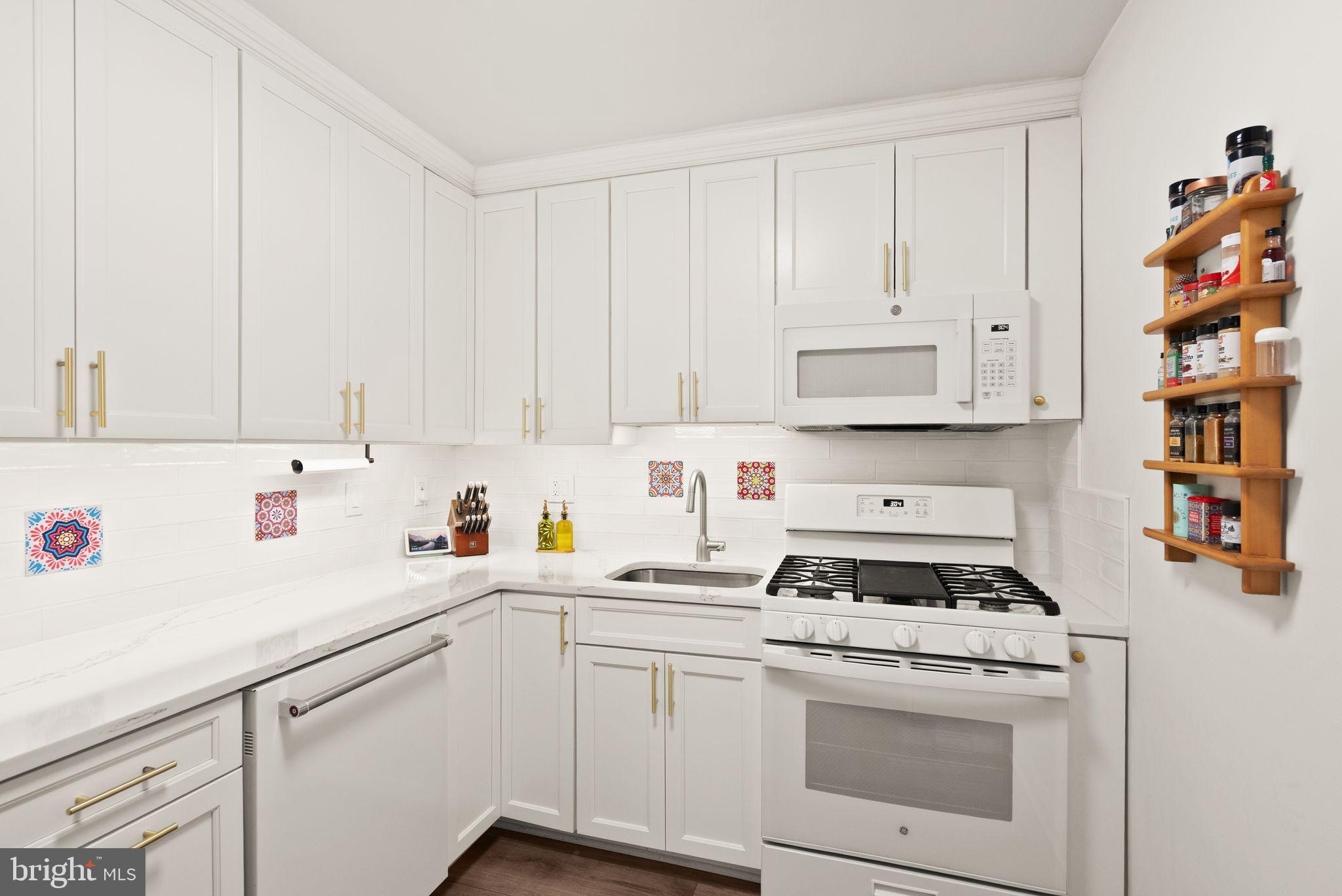 WHITEHALL - Residential