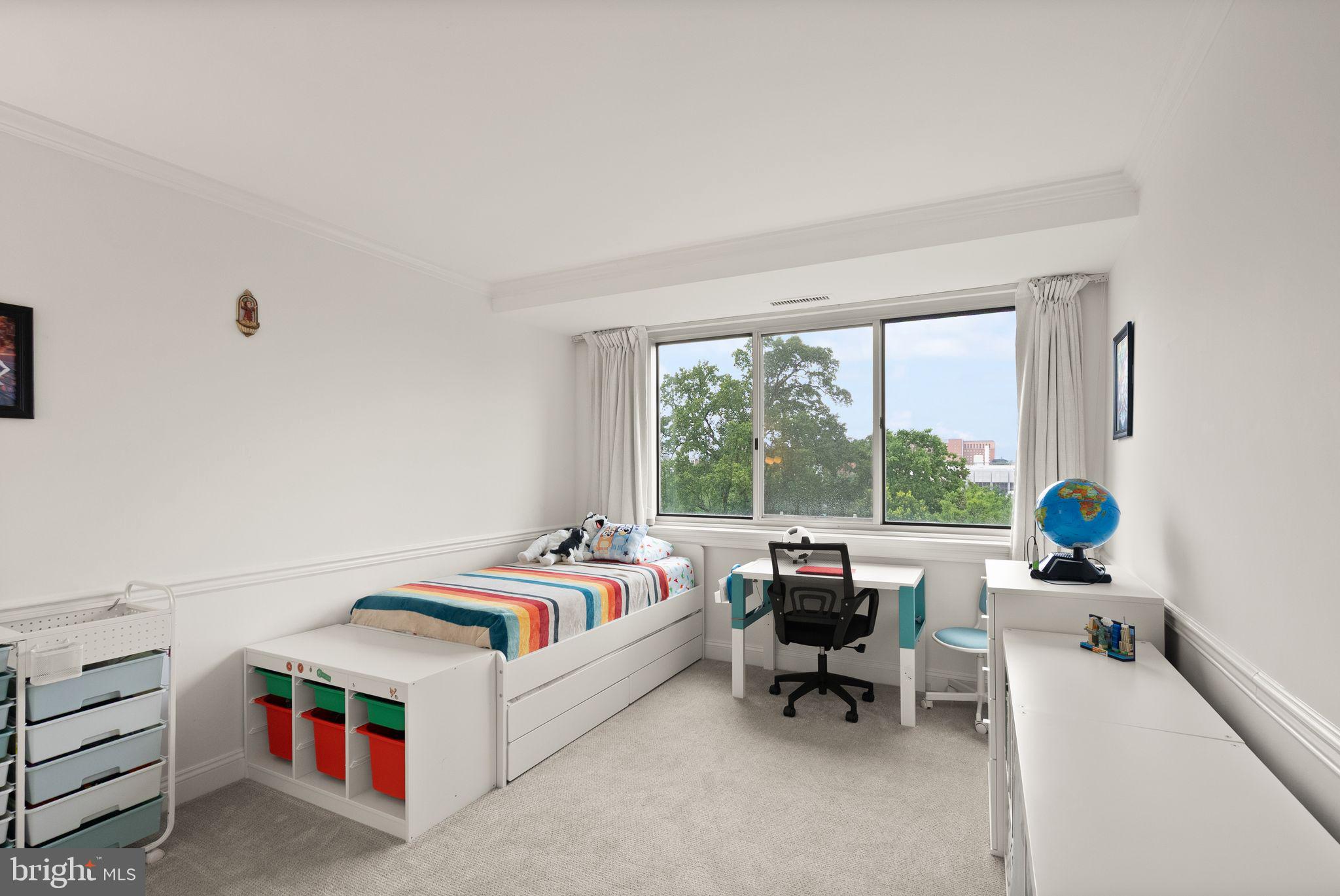 WHITEHALL - Residential