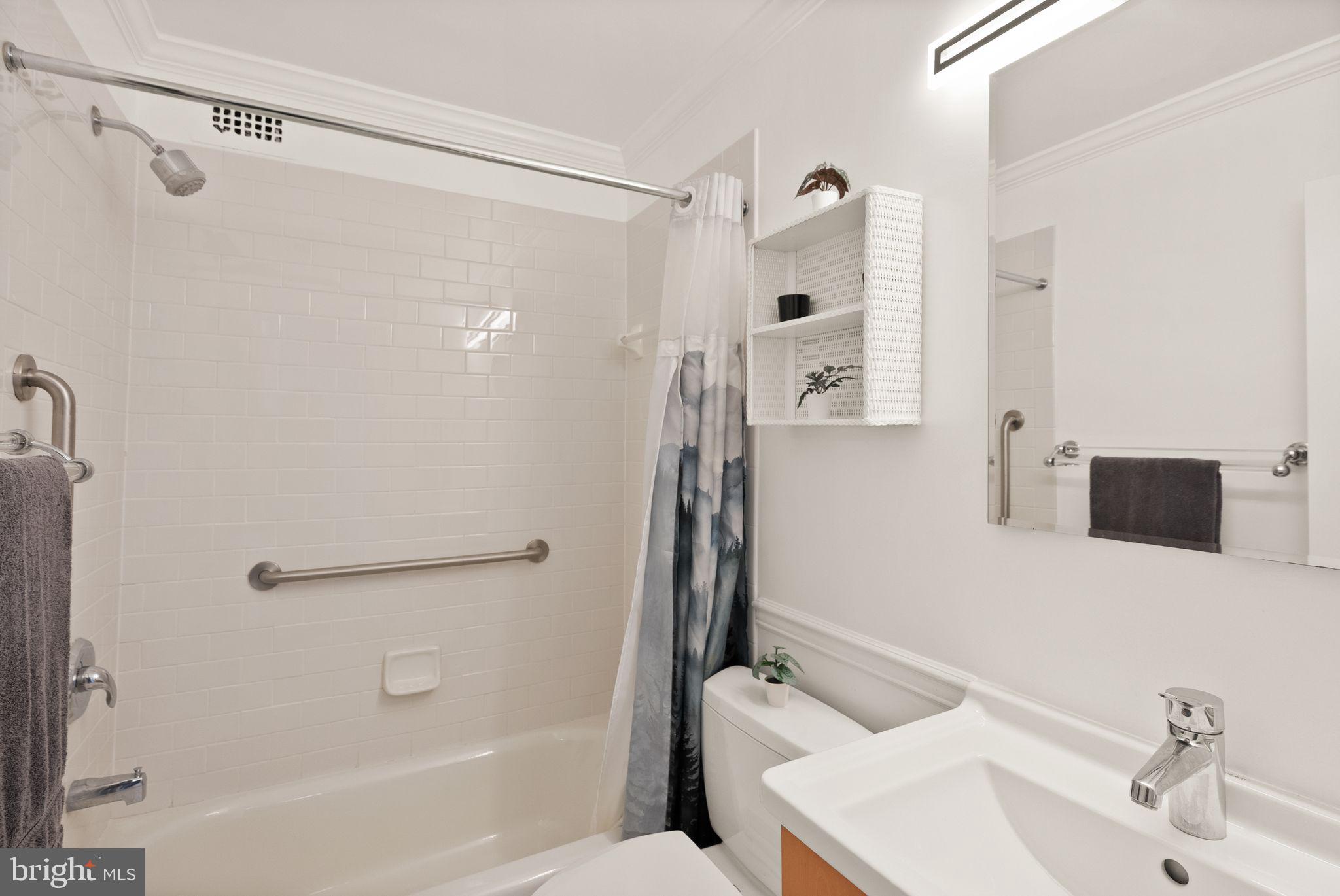 WHITEHALL - Residential