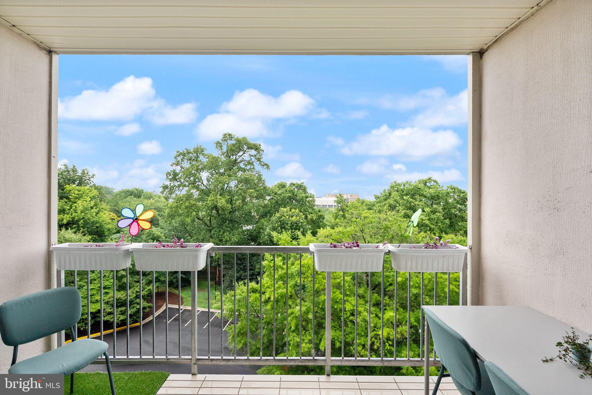 WHITEHALL - Residential