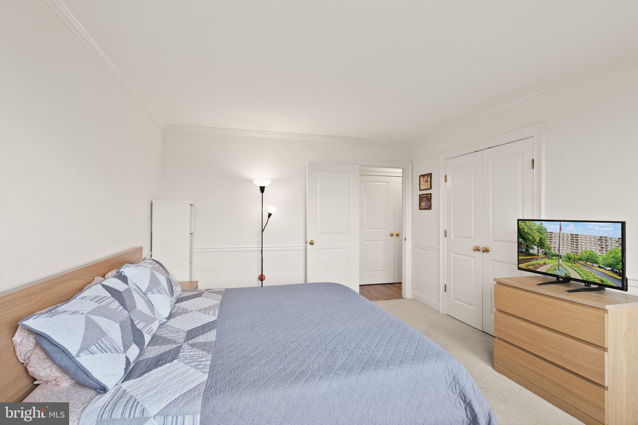 WHITEHALL - Residential