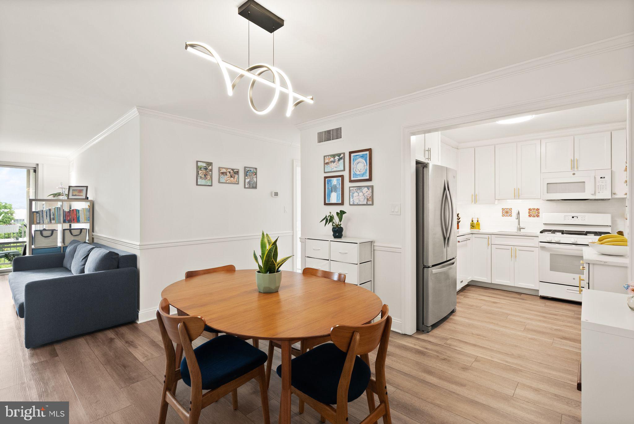 WHITEHALL - Residential