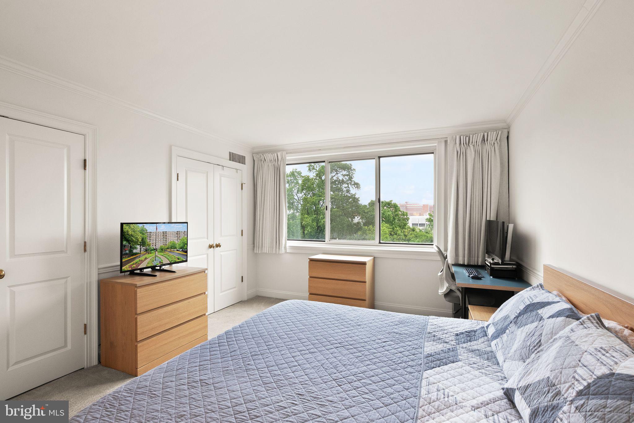 WHITEHALL - Residential