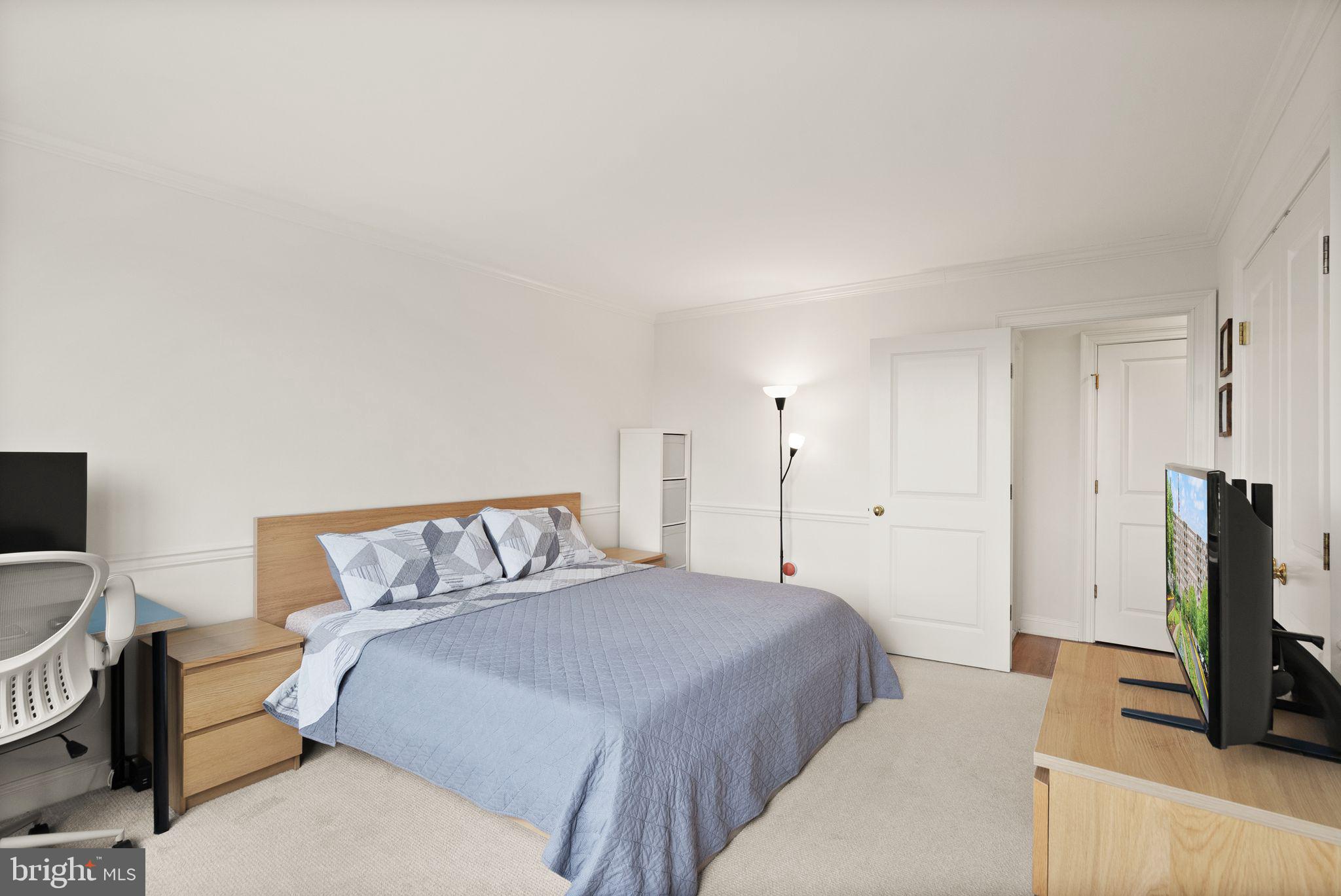 WHITEHALL - Residential