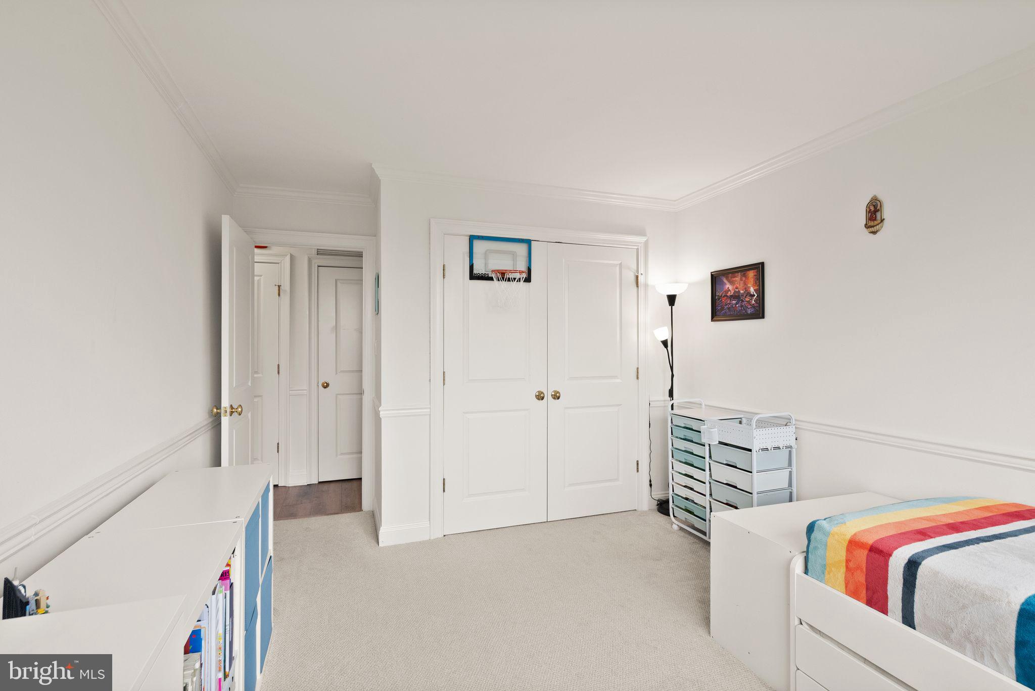 WHITEHALL - Residential