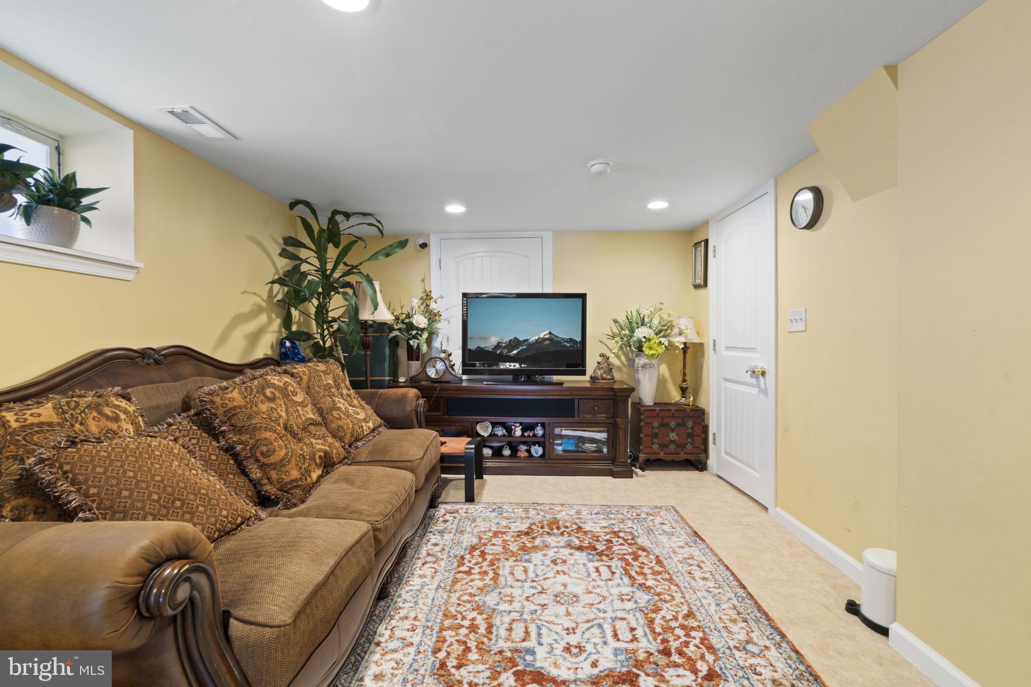 WILLOW GROVE - Residential
