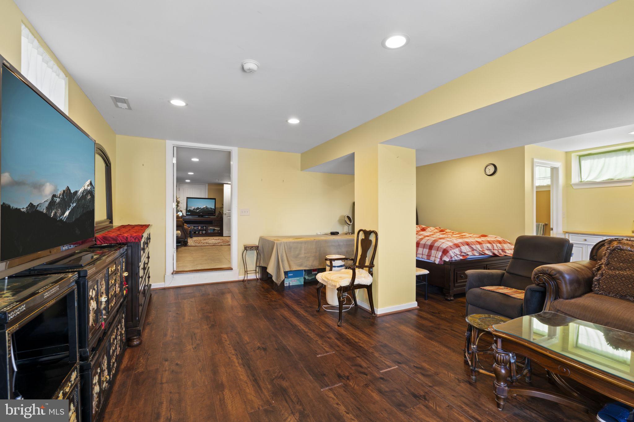 WILLOW GROVE - Residential