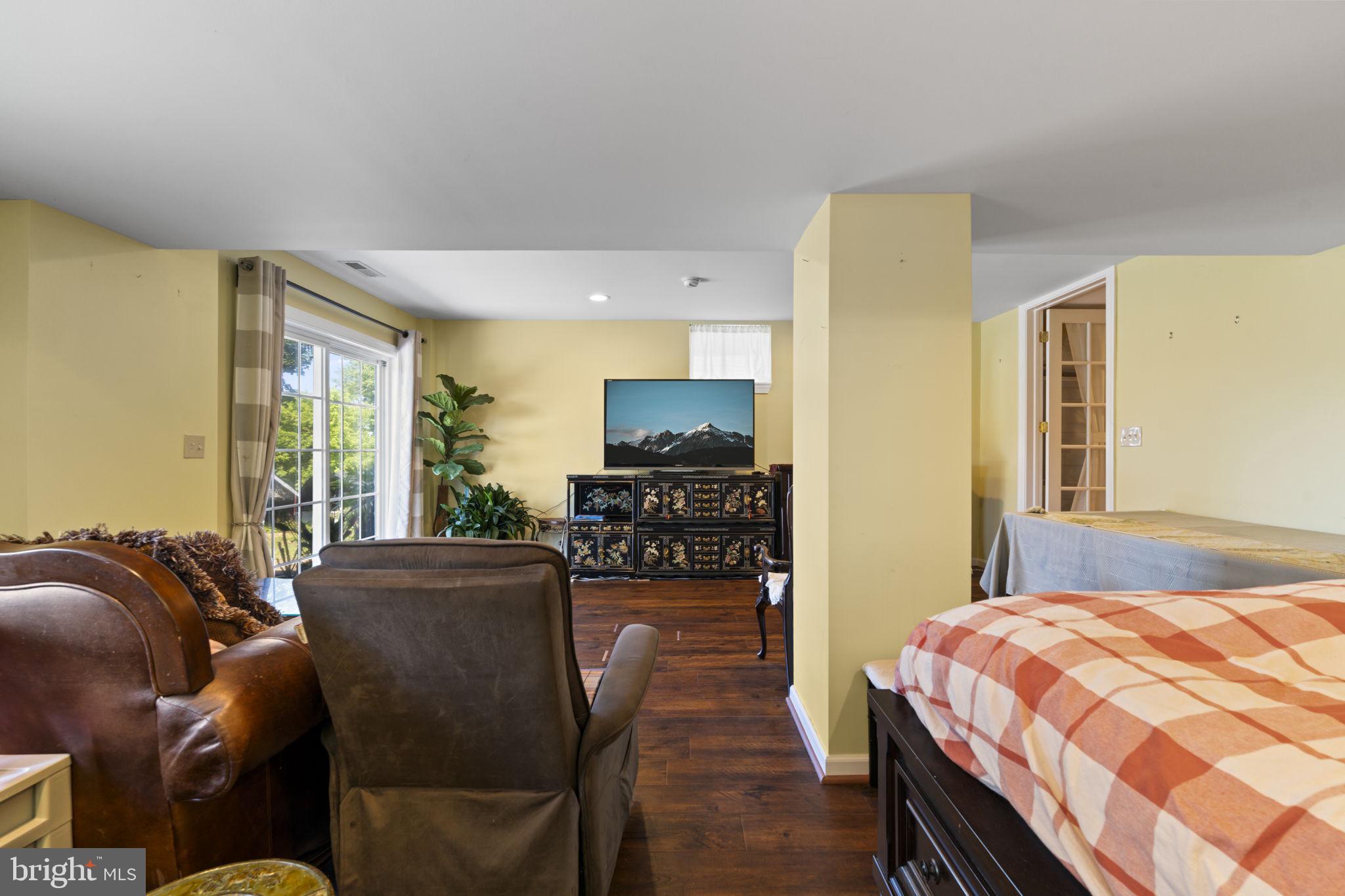 WILLOW GROVE - Residential