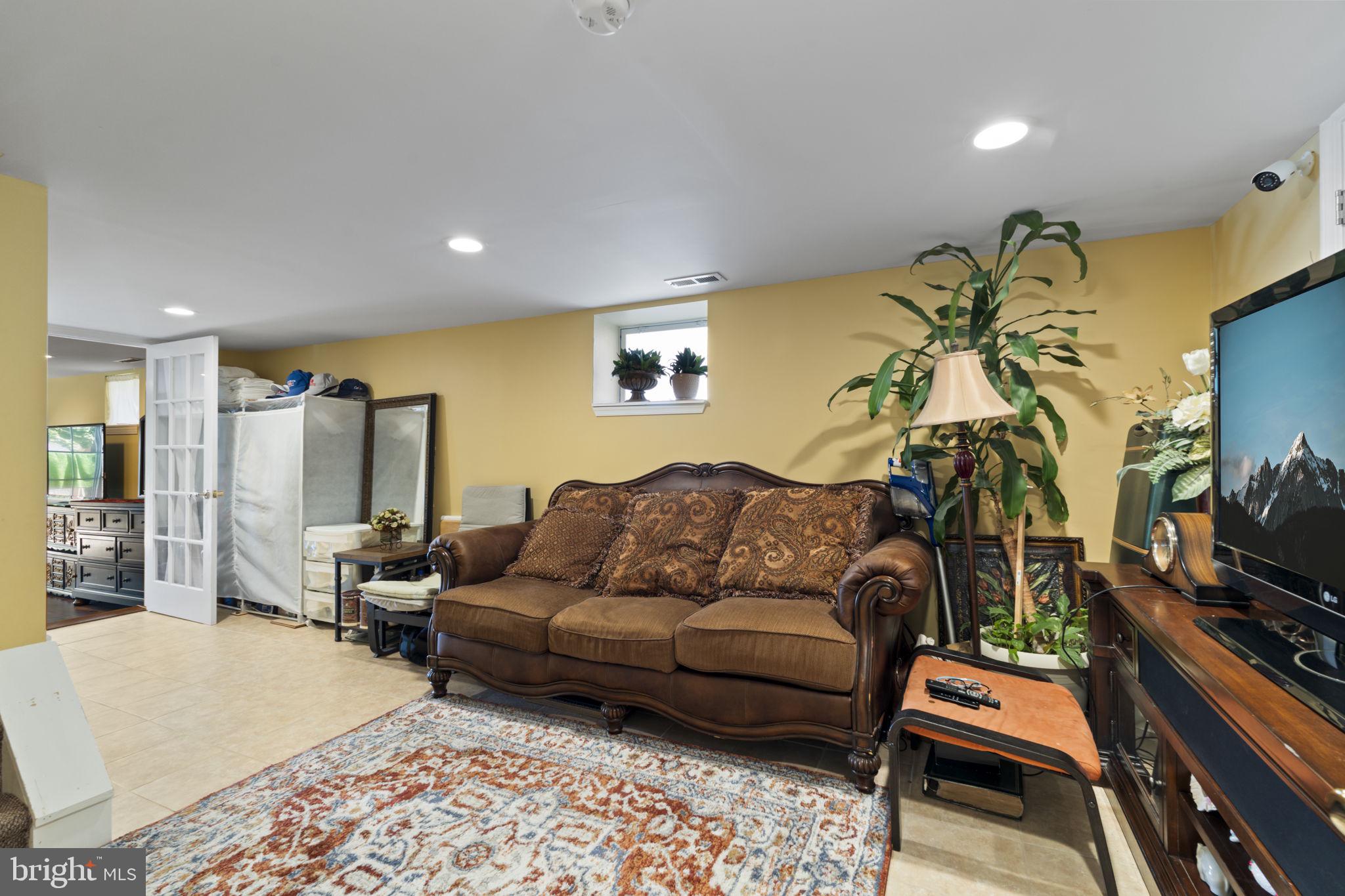 WILLOW GROVE - Residential