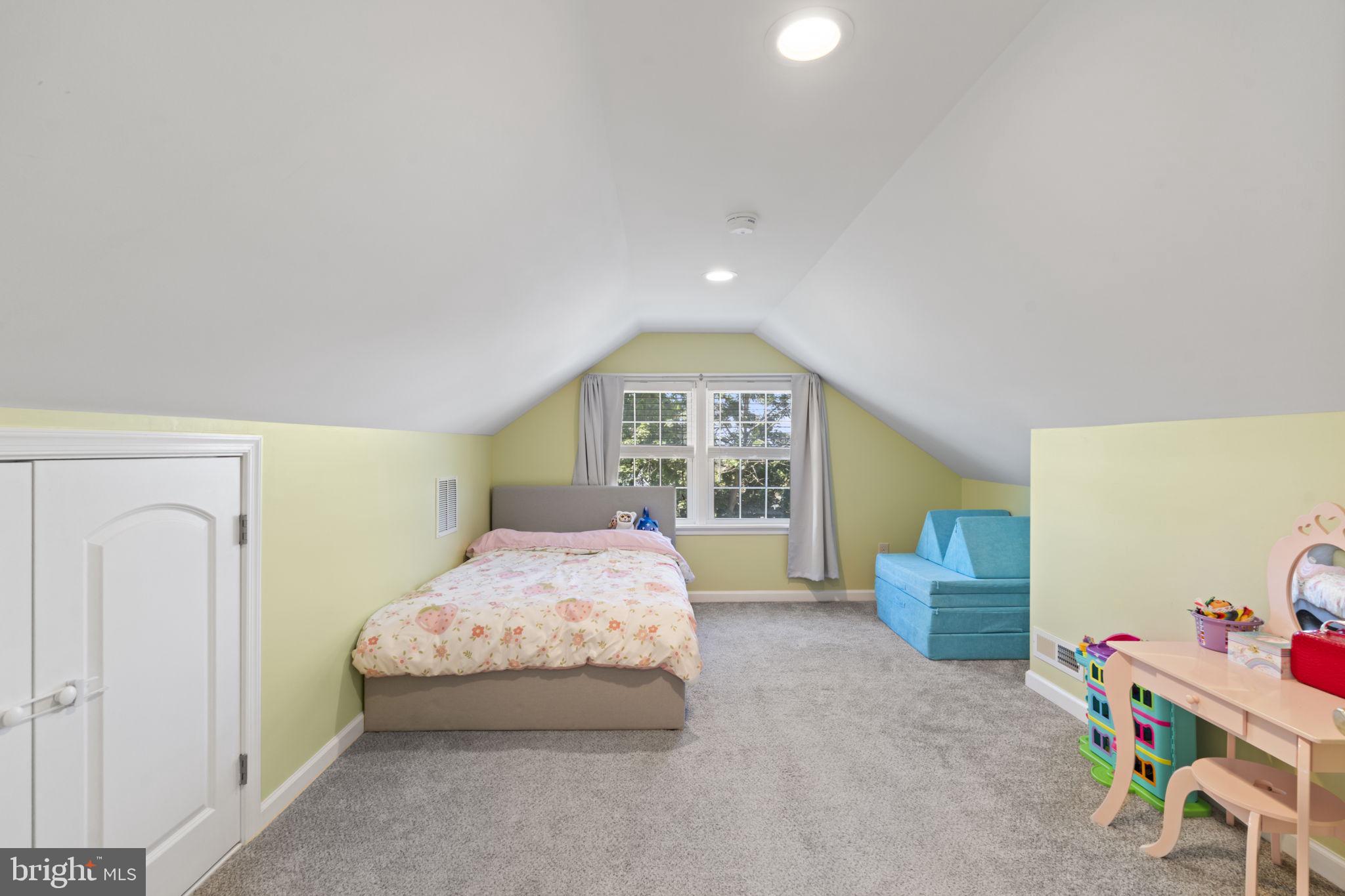 WILLOW GROVE - Residential