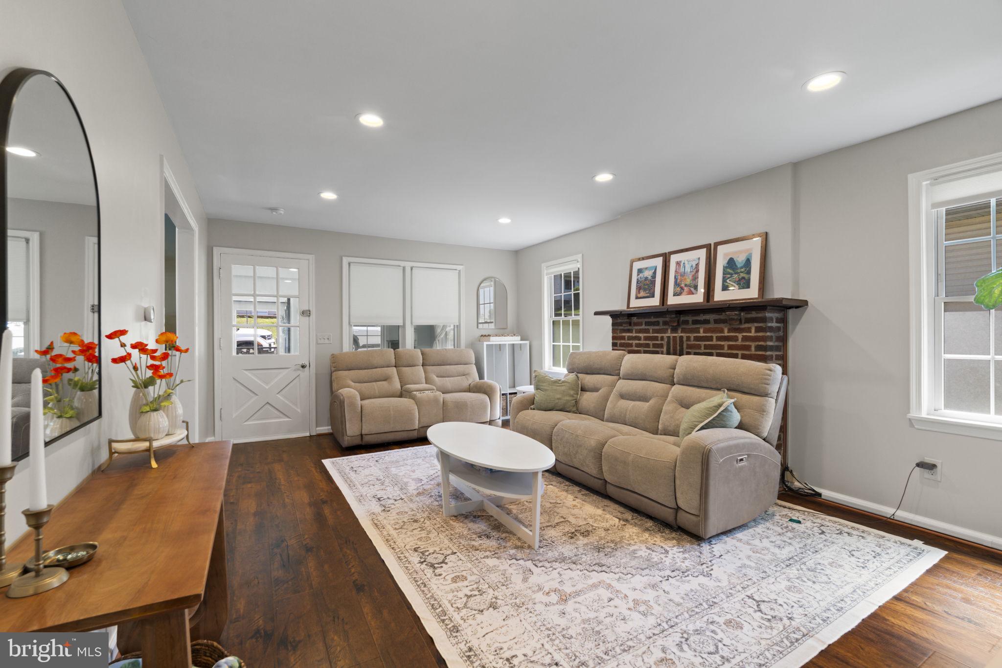 WILLOW GROVE - Residential