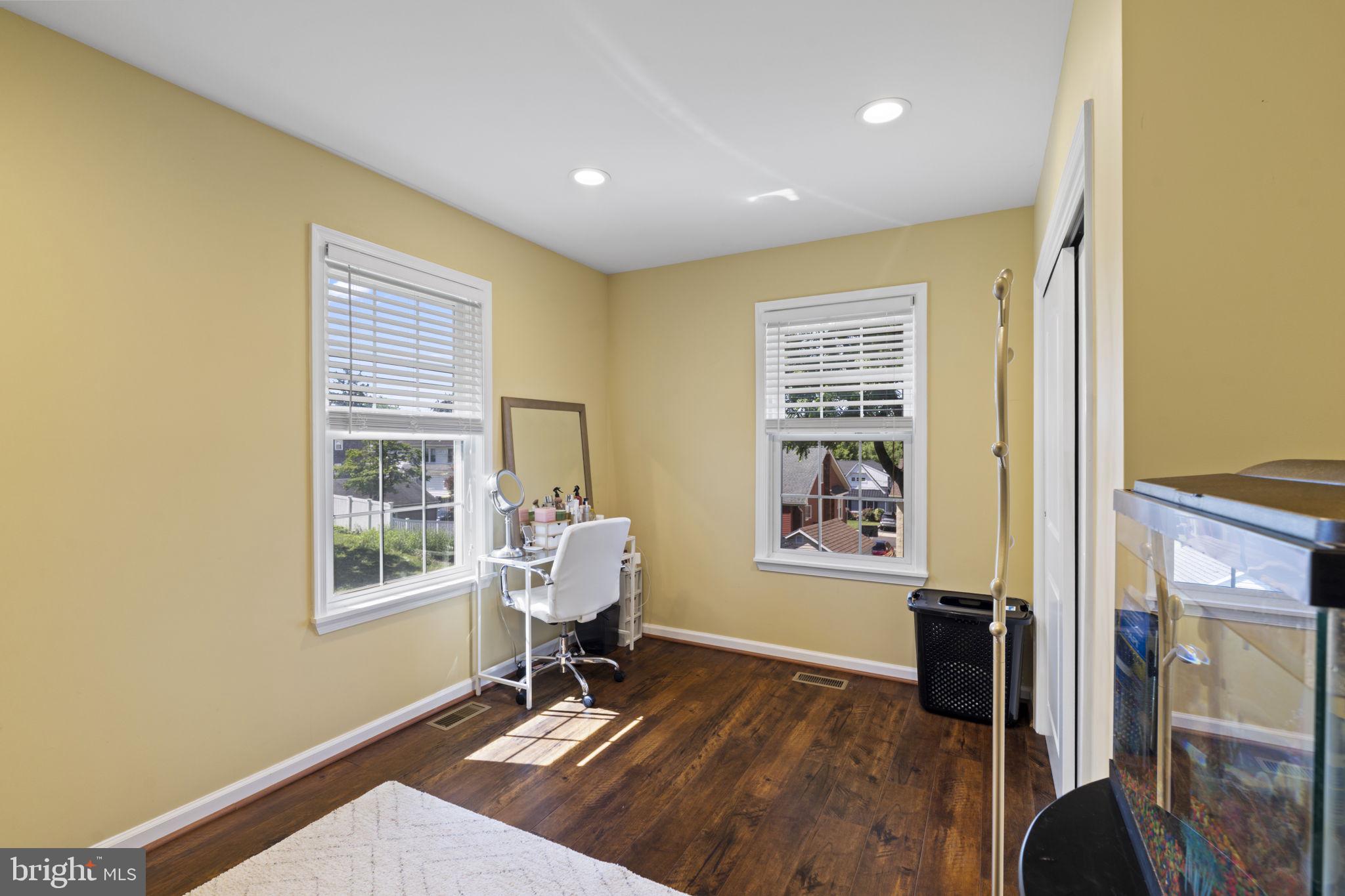 WILLOW GROVE - Residential