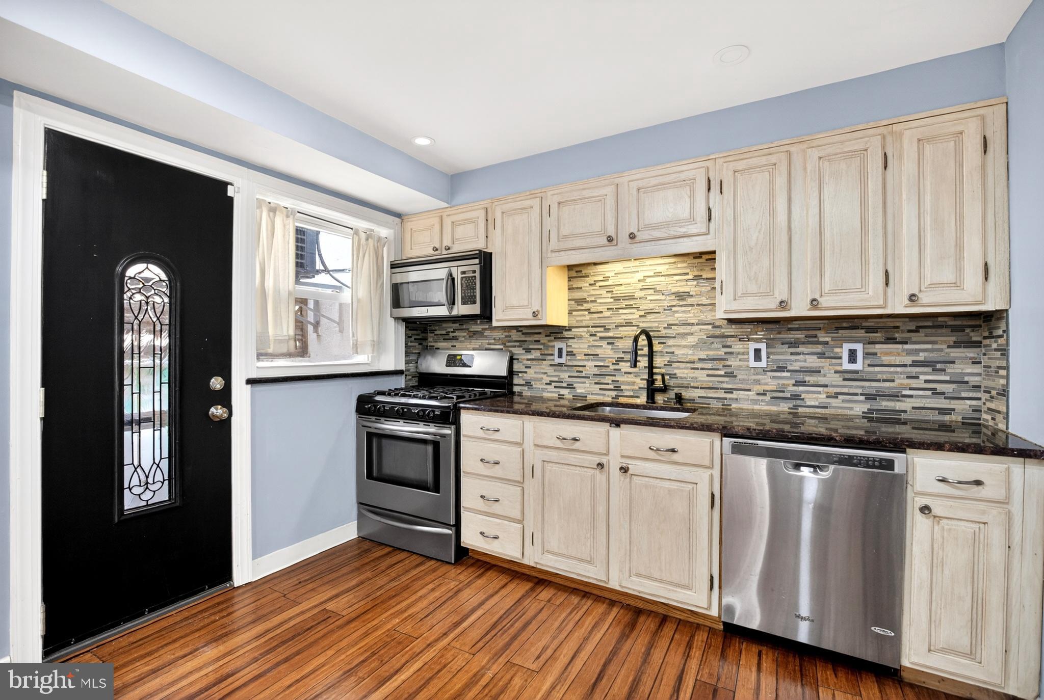 PASSYUNK SQUARE - Residential