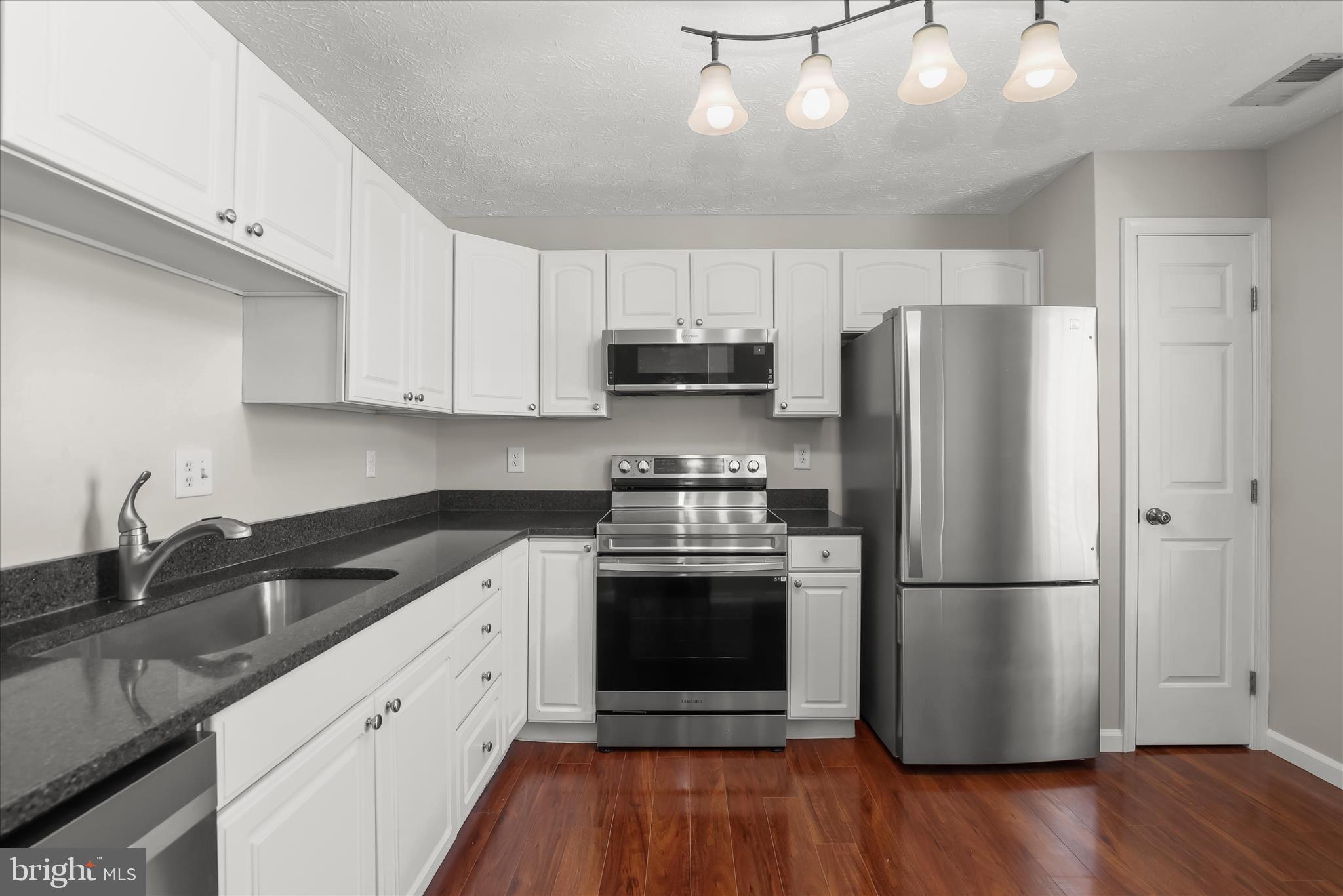 PINEY ORCHARD - Residential