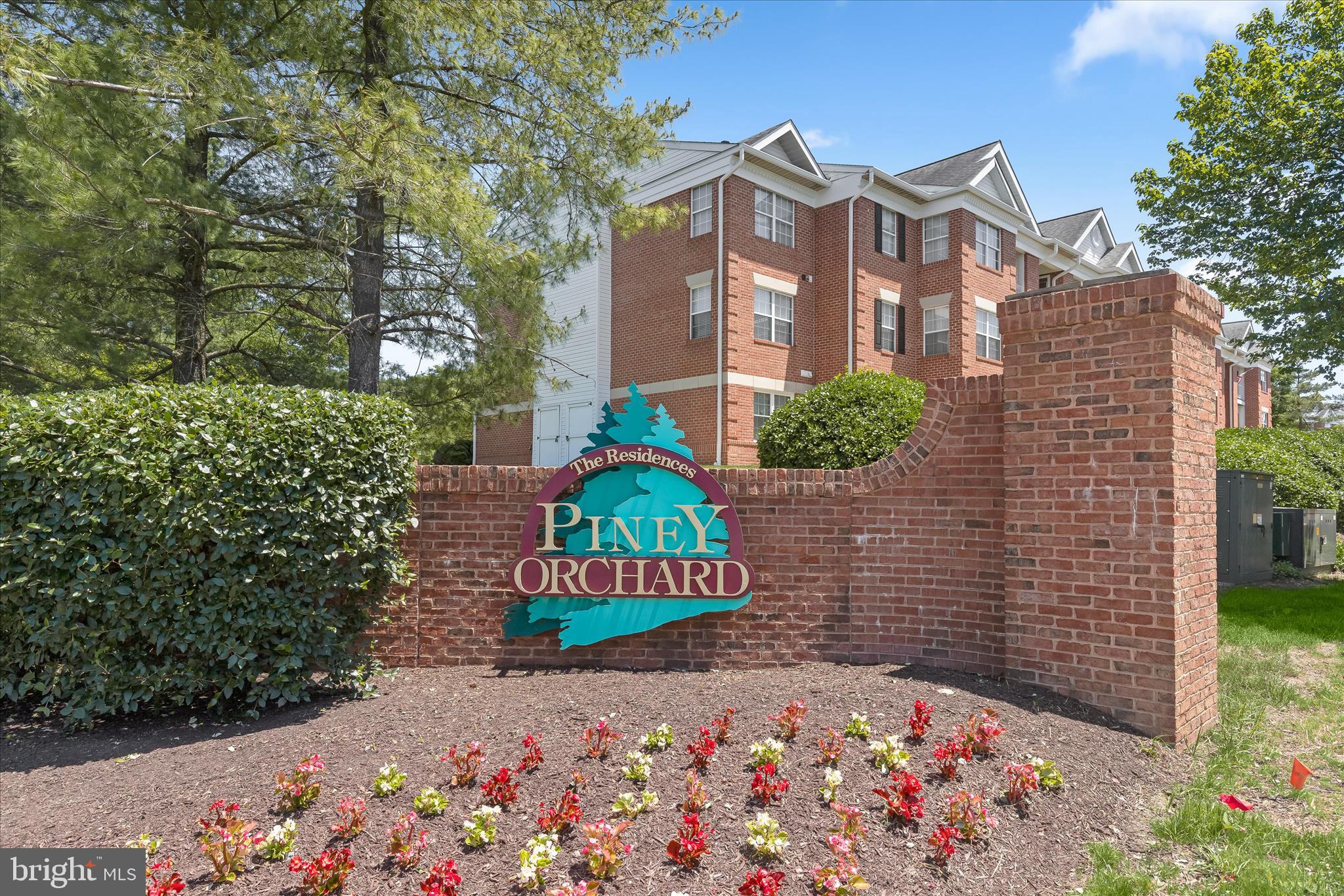 PINEY ORCHARD - Residential