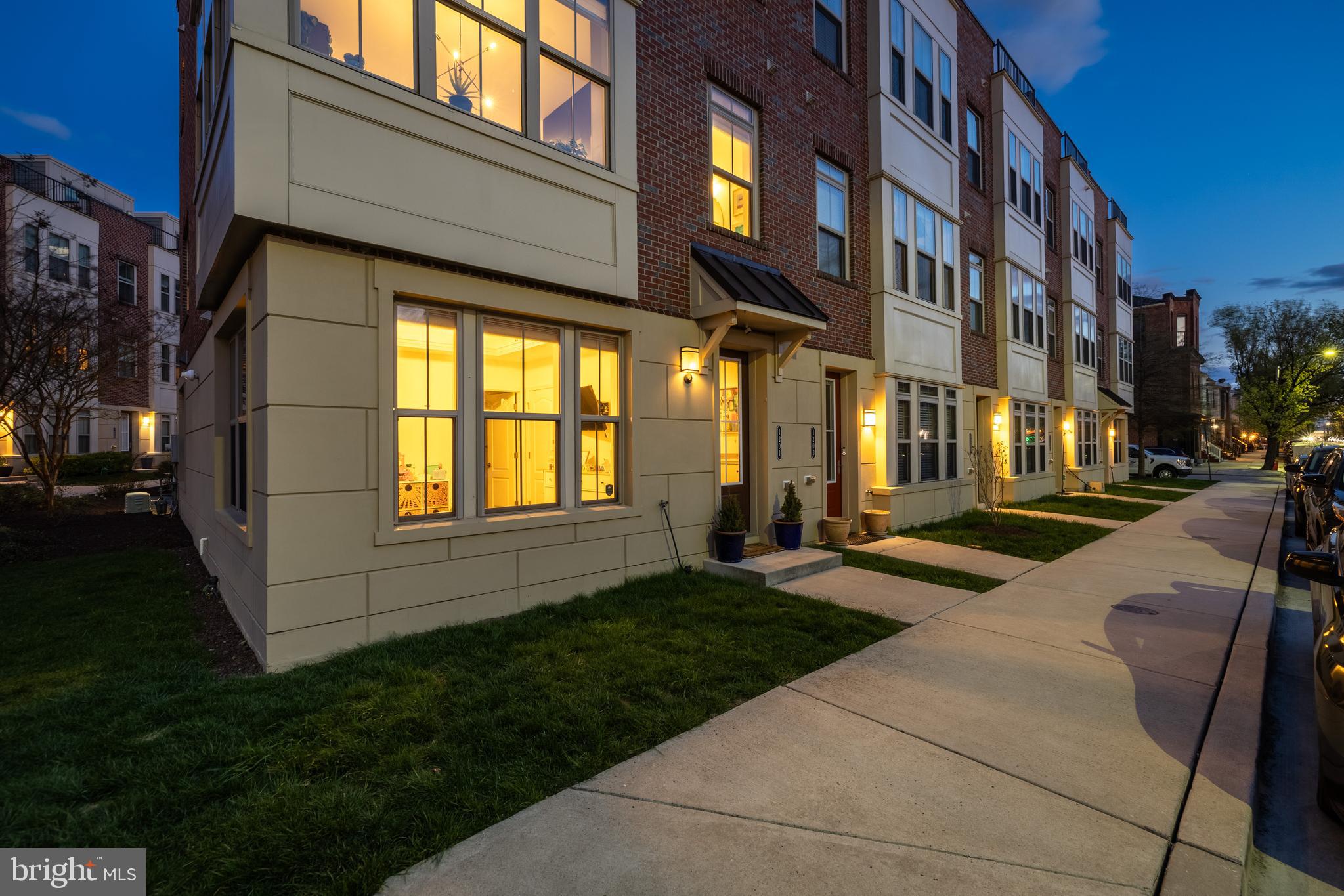 LOCUST POINT - Residential