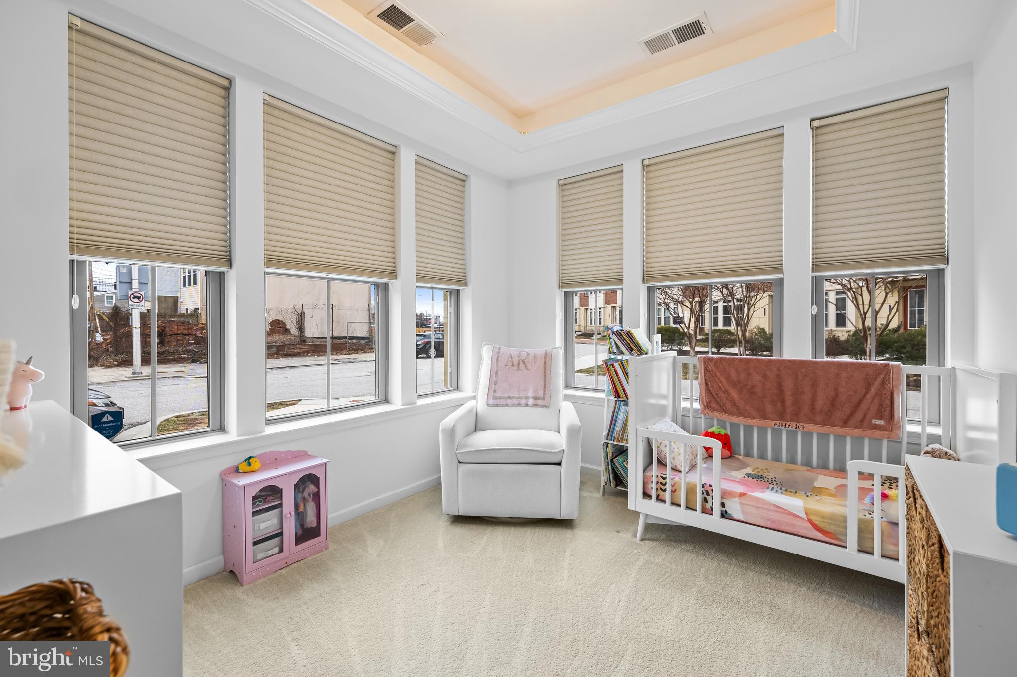 LOCUST POINT - Residential