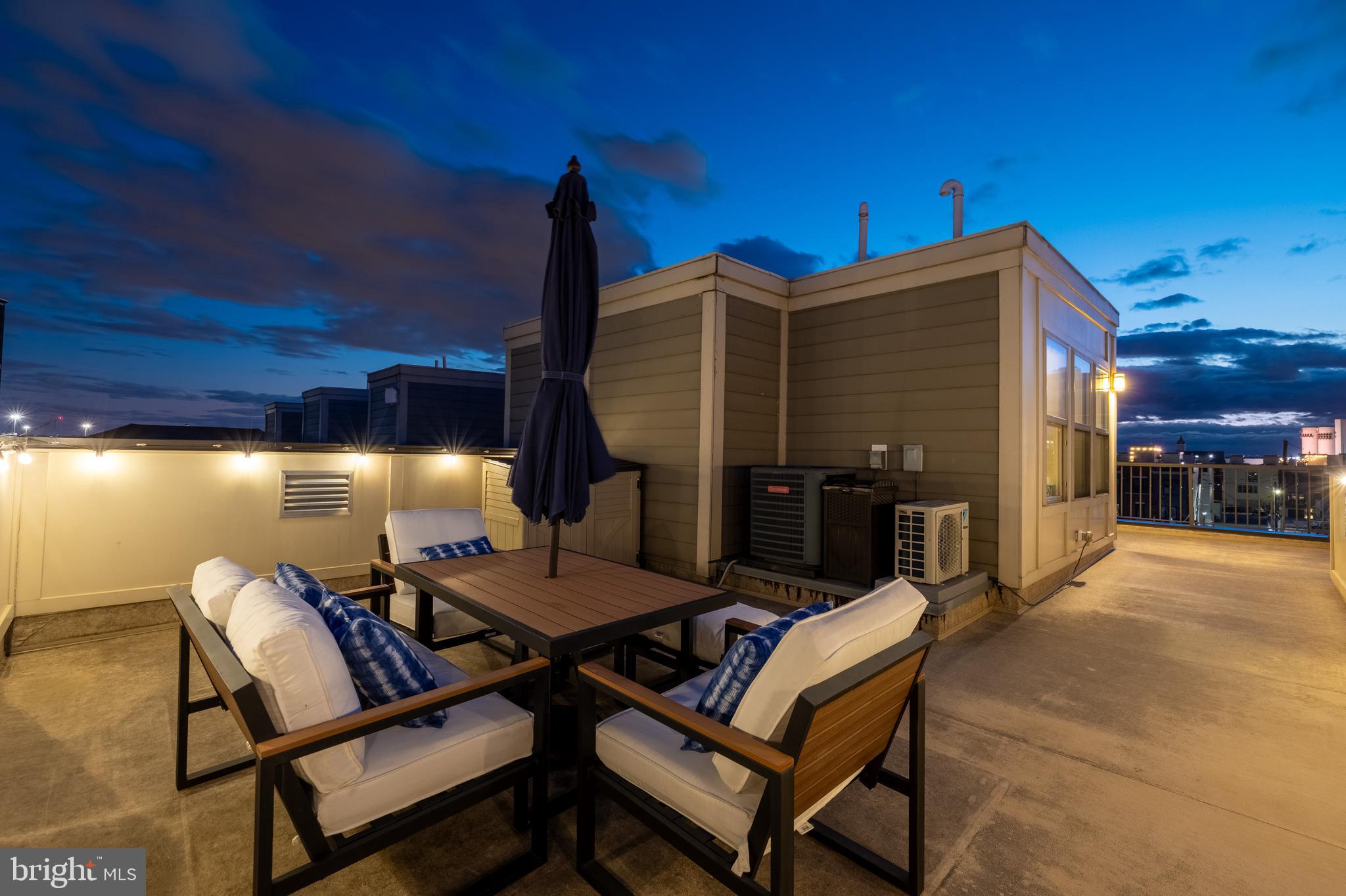 LOCUST POINT - Residential