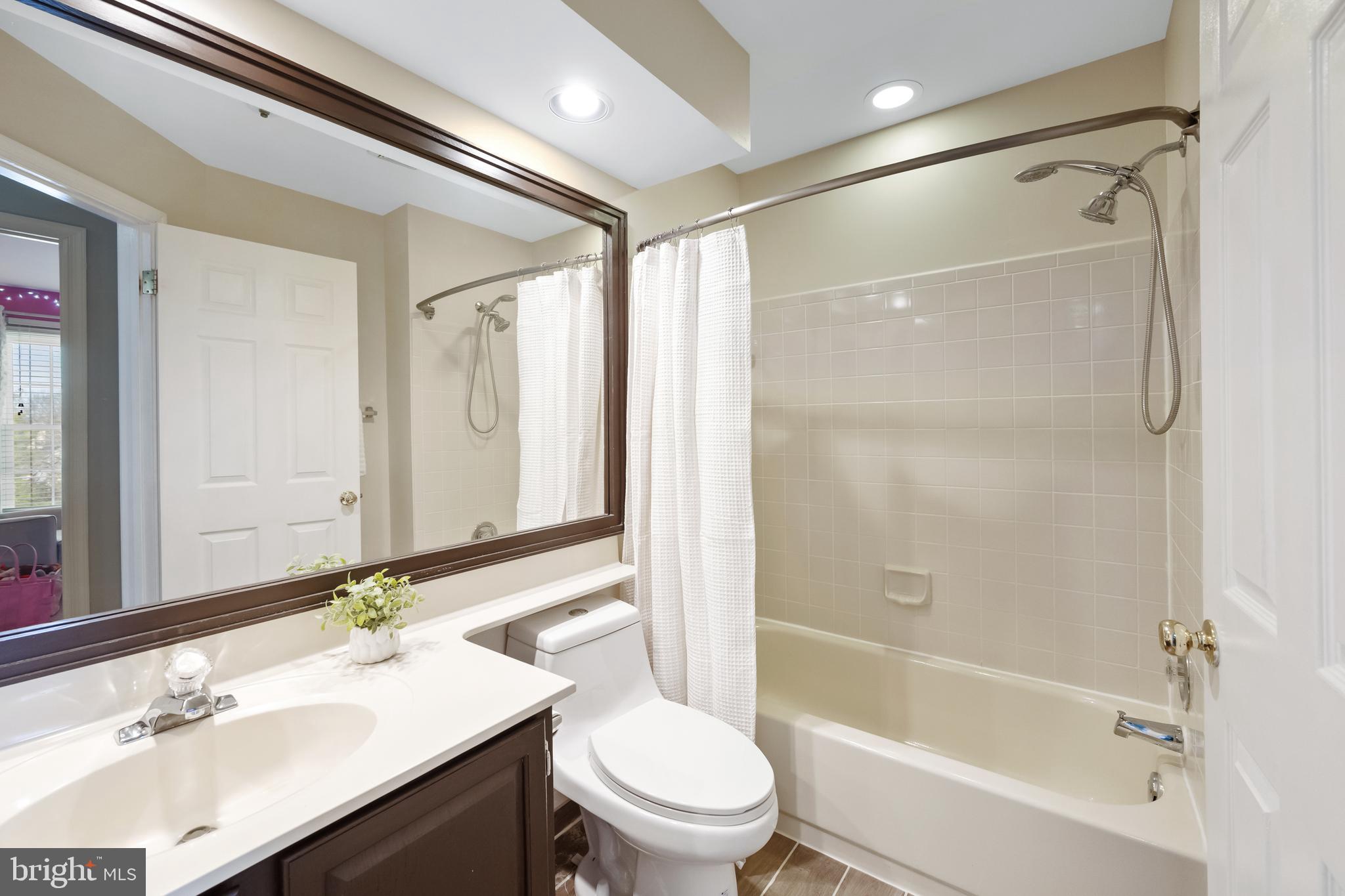 CROFTON COMMONS - Residential